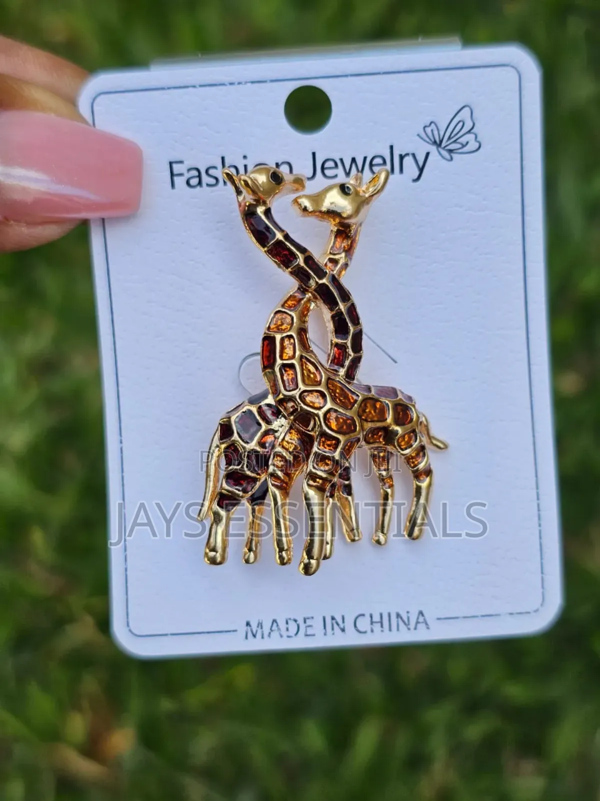 Simple and Elegant Brooches