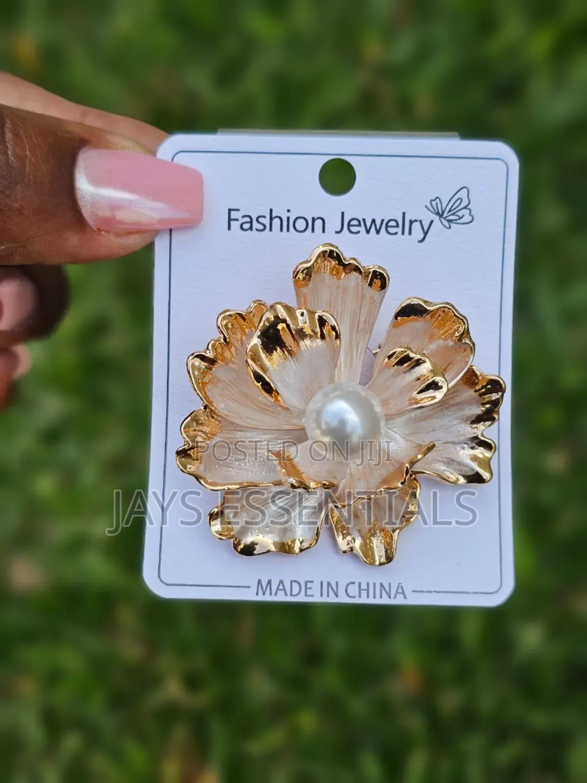Simple and Elegant Brooches