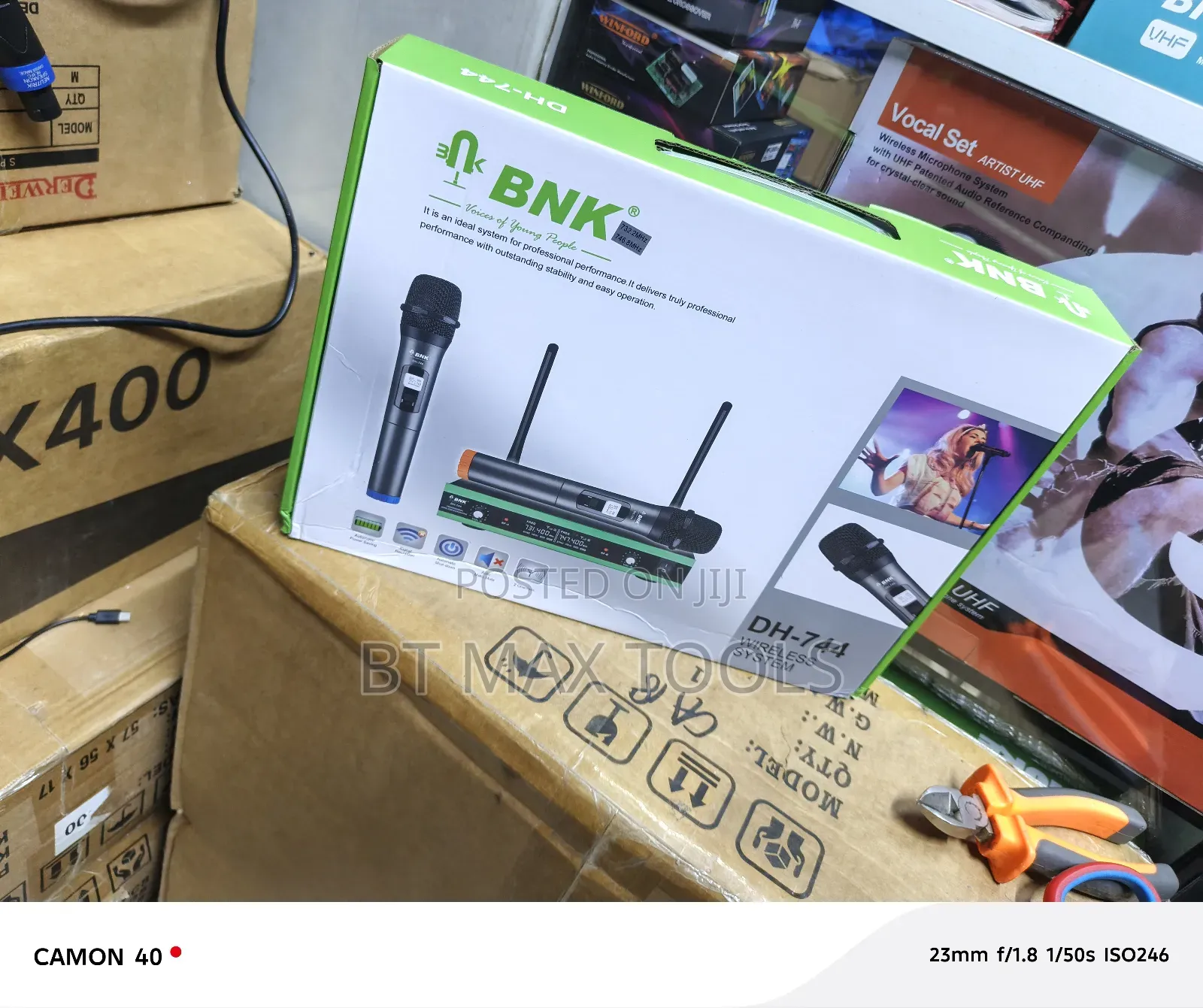 Dh - 744 Professional Wireless Microphone