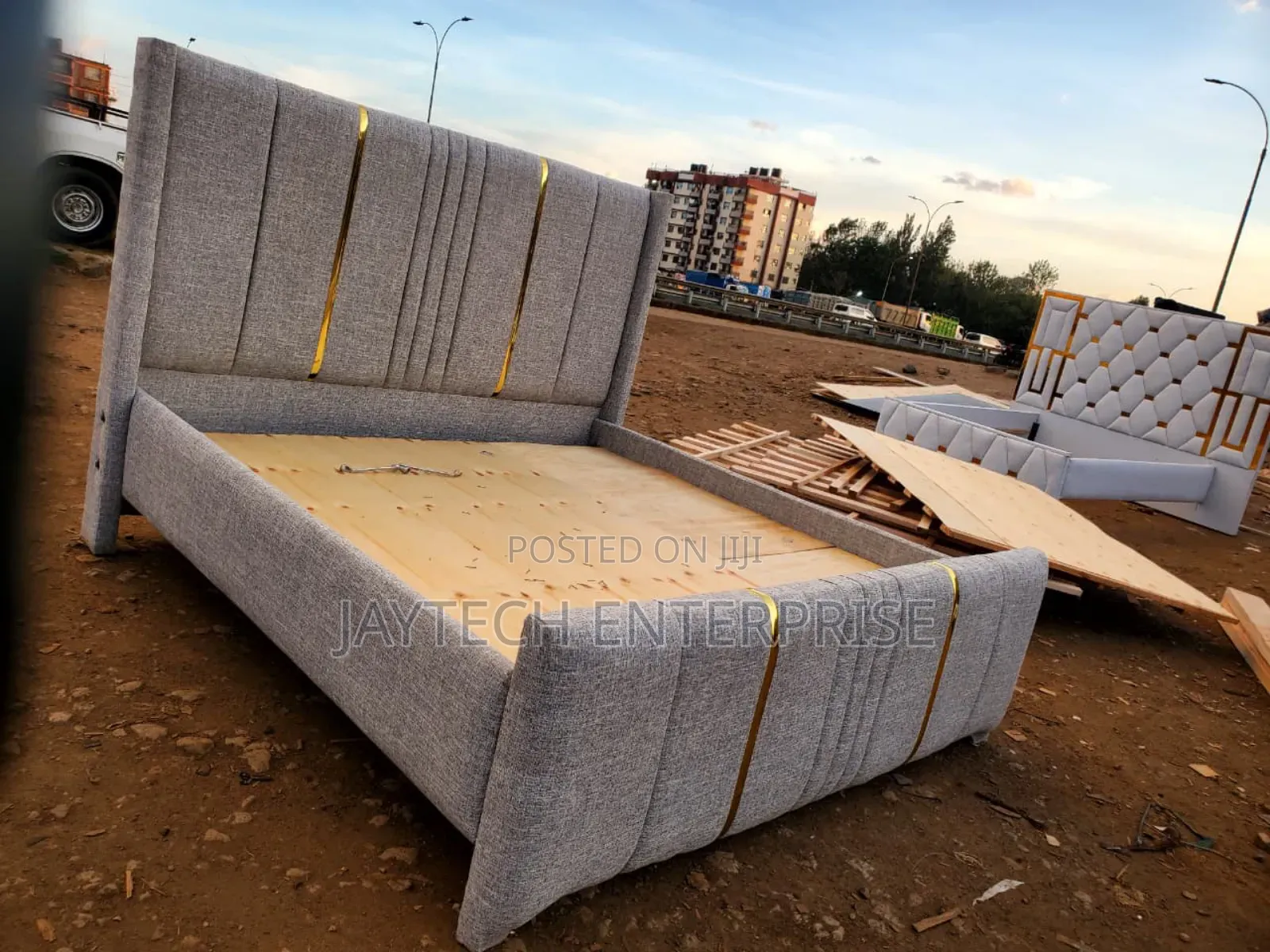 5 X 6 Chester Bed