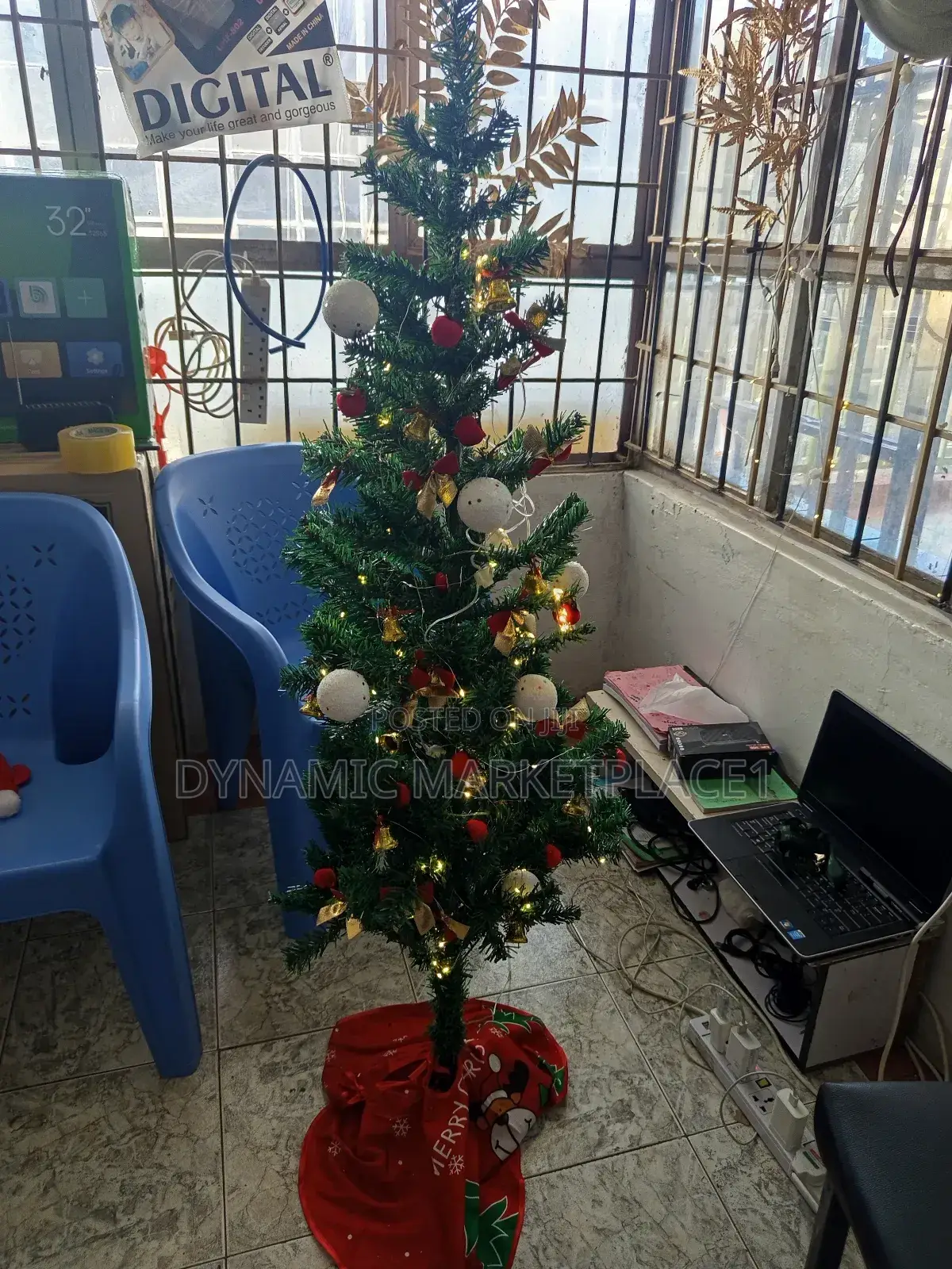 Decorated Cypress Artificial Christmas Tree (5 Ft)