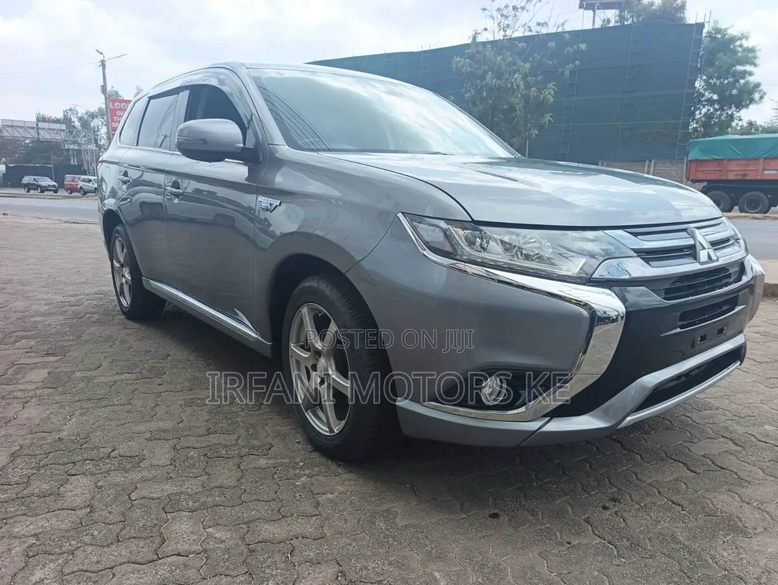 Mitsubishi Outlander 2.0 PHEV AWD 2016 Gray