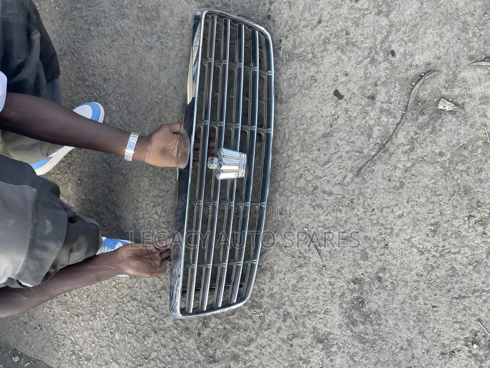 Toyota Crown Grill