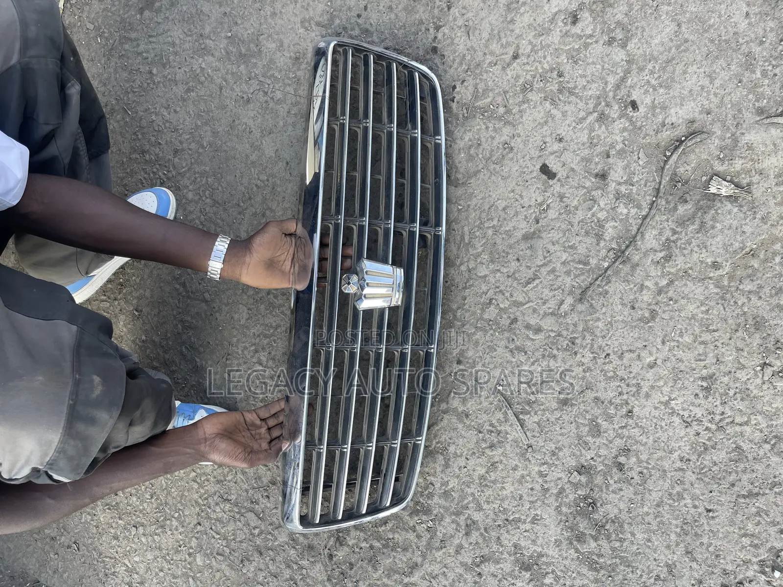 Toyota Crown Grill