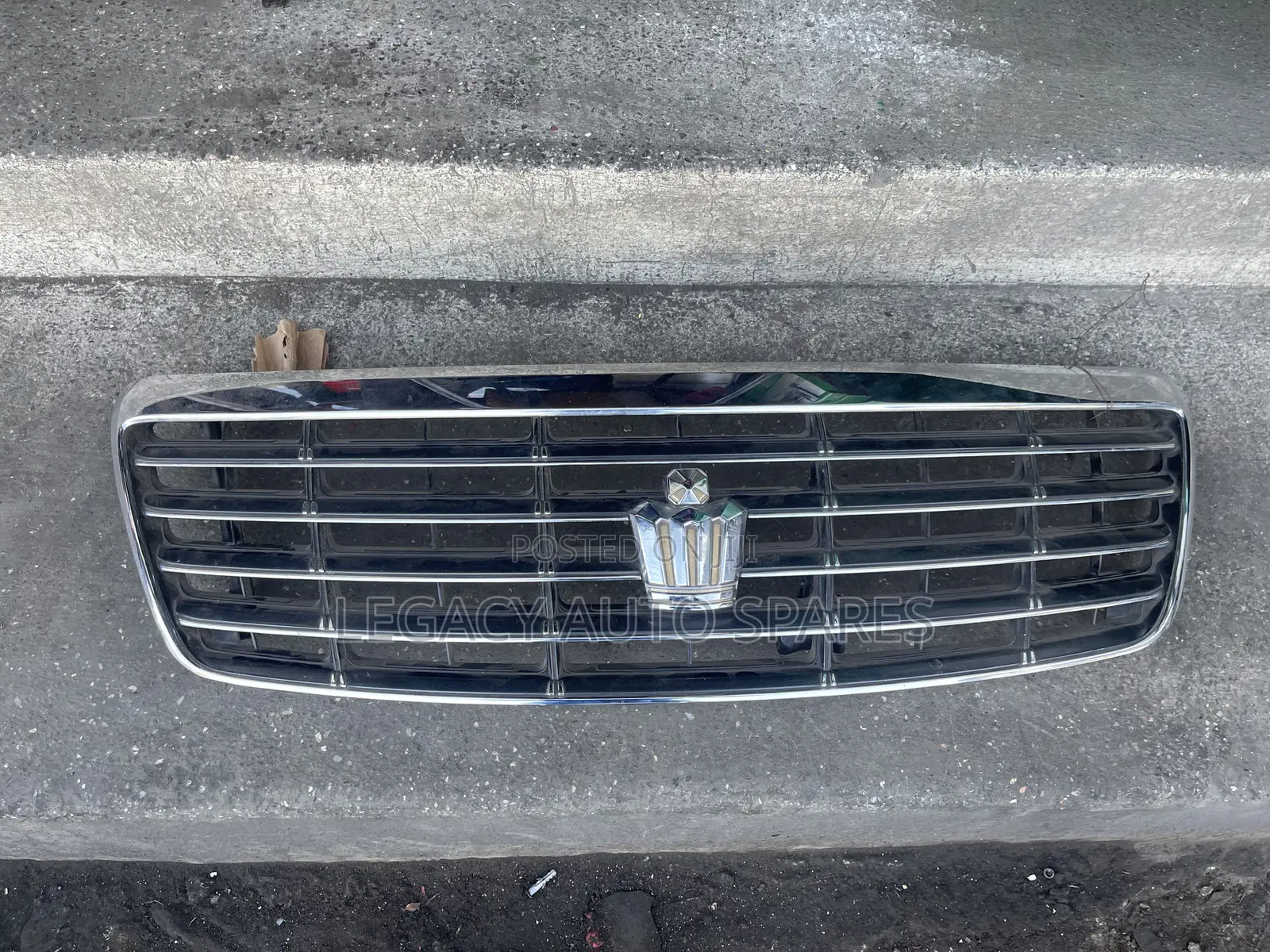 Toyota Crown Grill