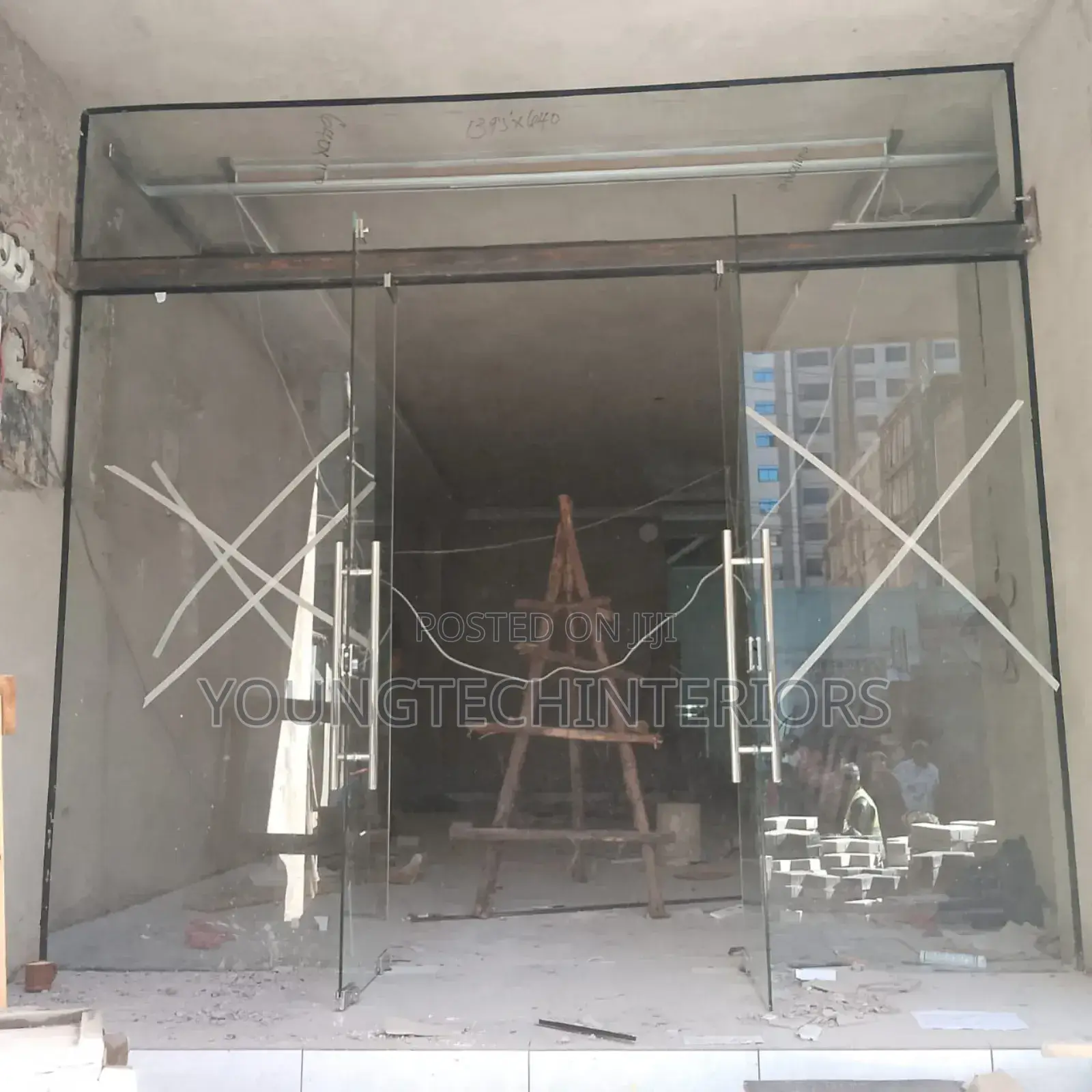 Frameless Double Swing Door