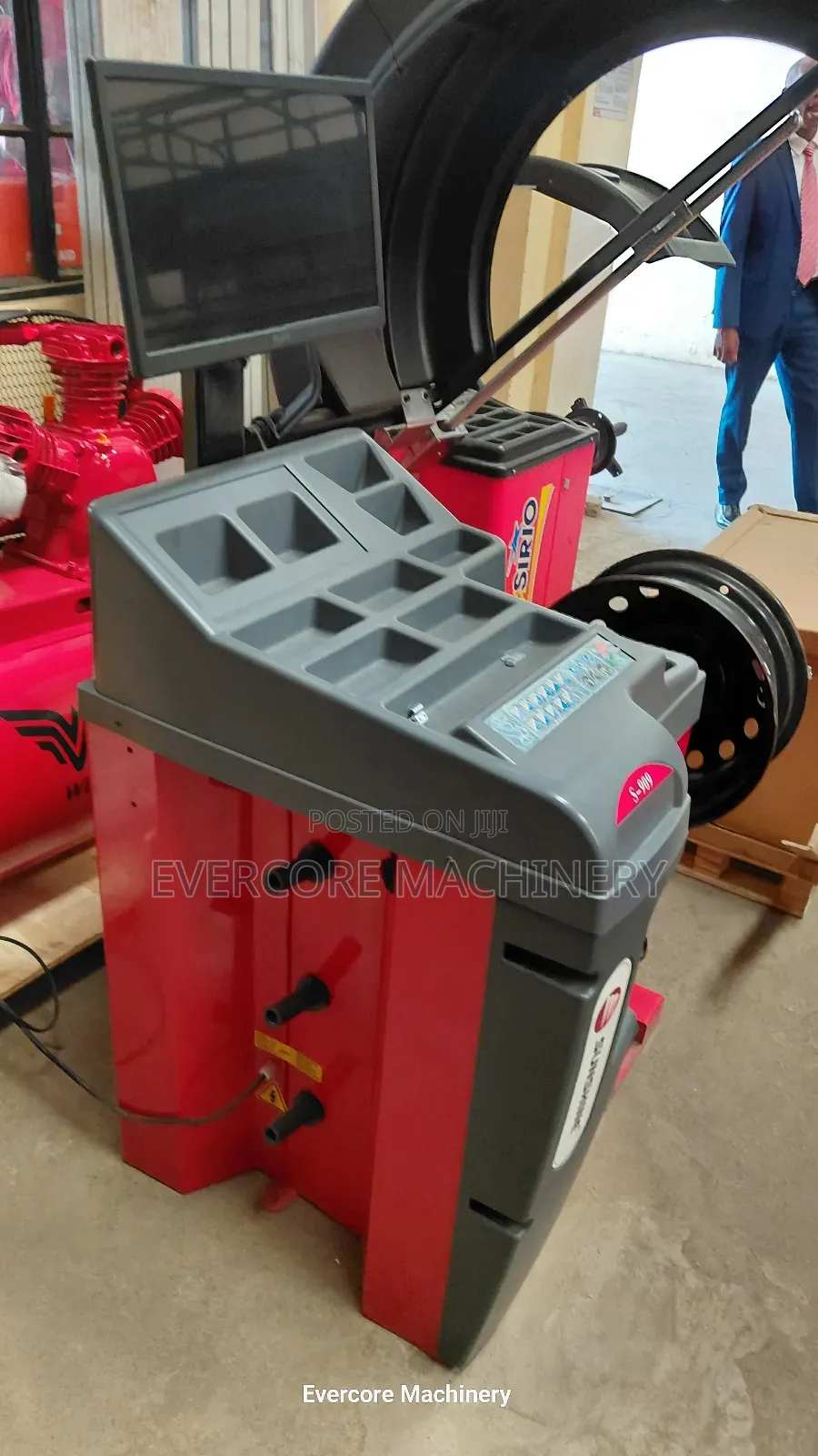Commercial Wheel Balancer Machine S-909 Model