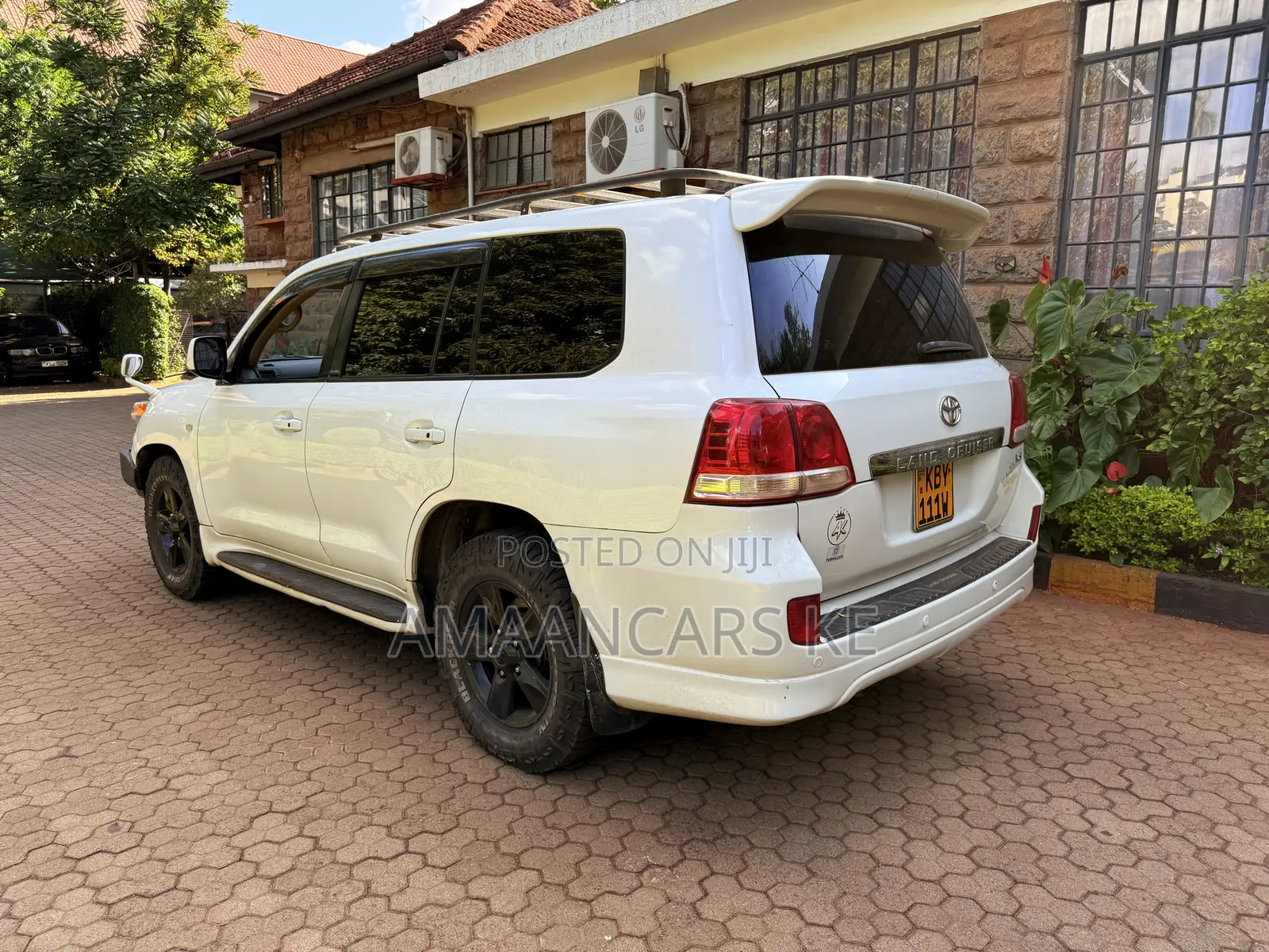 Toyota Land Cruiser 2007 White