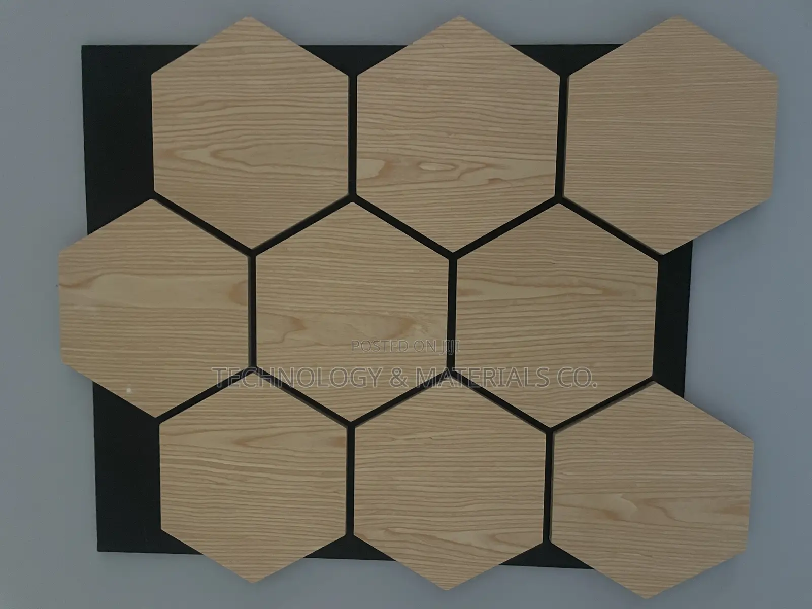 Honeycomb Acoustic Panel: 565x489x18mm