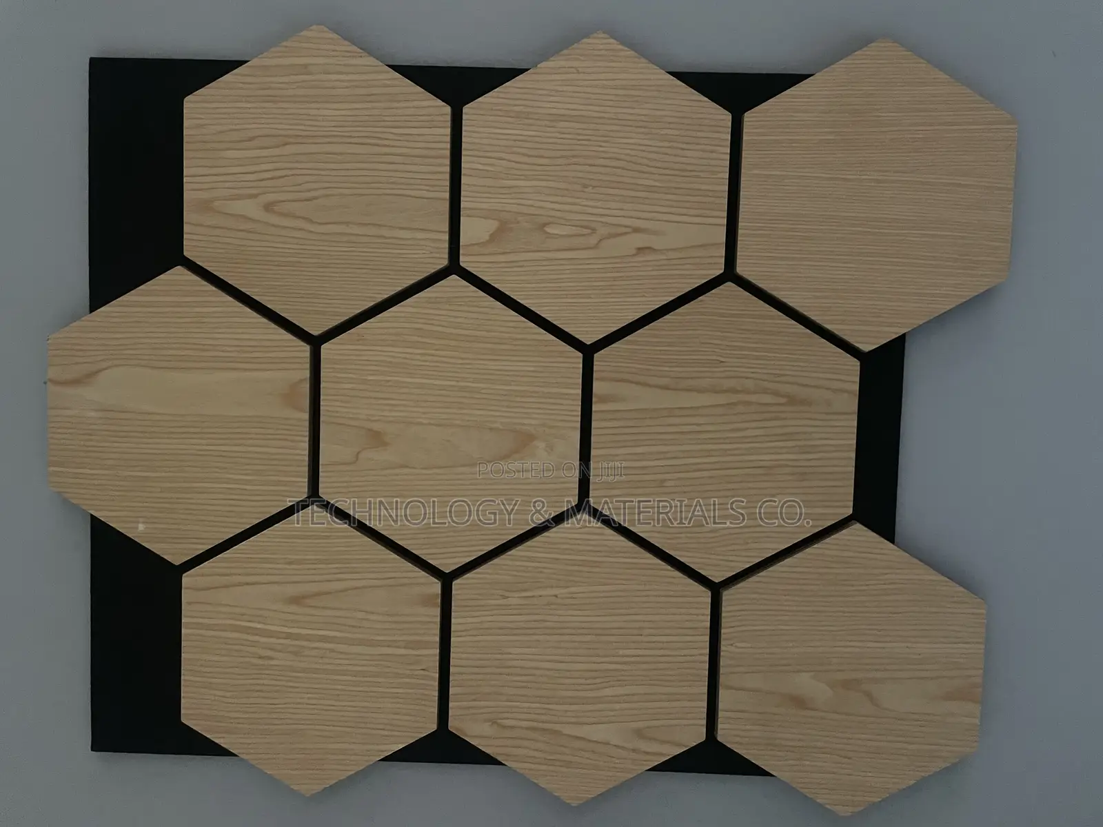 Honeycomb Acoustic Panel: 565x489x18mm