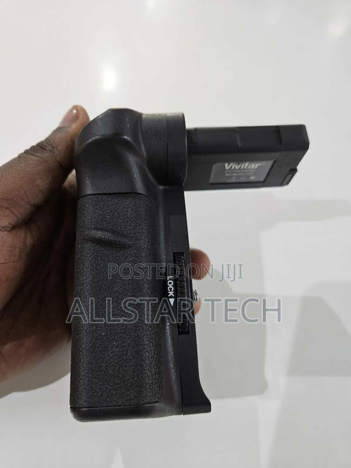 Vivitar Battery Grip for Nikon D3100, D3200, D3300