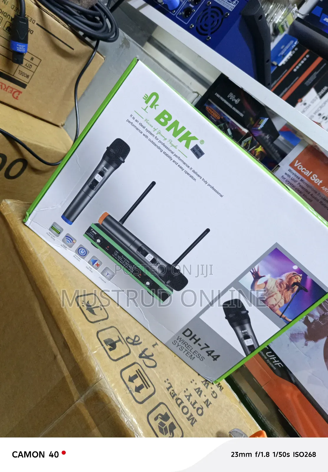 Professional Wireless Microphone Dh 744 With Outstanding Stability