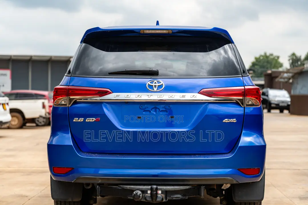 Toyota Fortuner 2.8 D AWD 2019 Blue