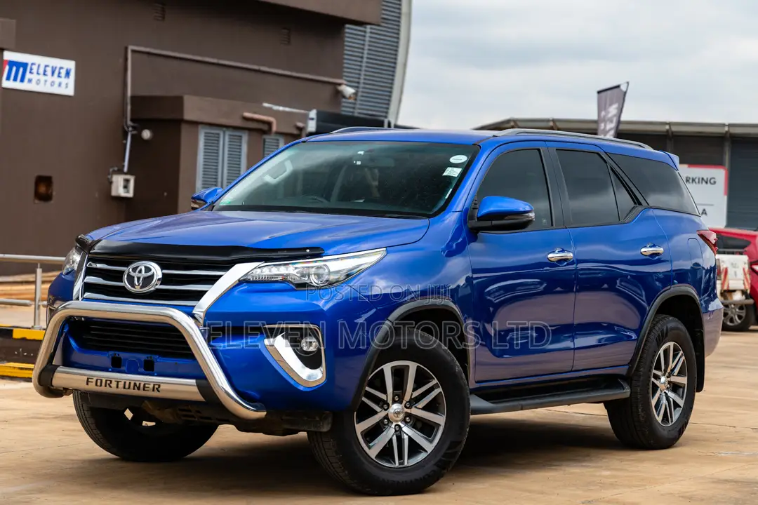 Toyota Fortuner 2.8 D AWD 2019 Blue