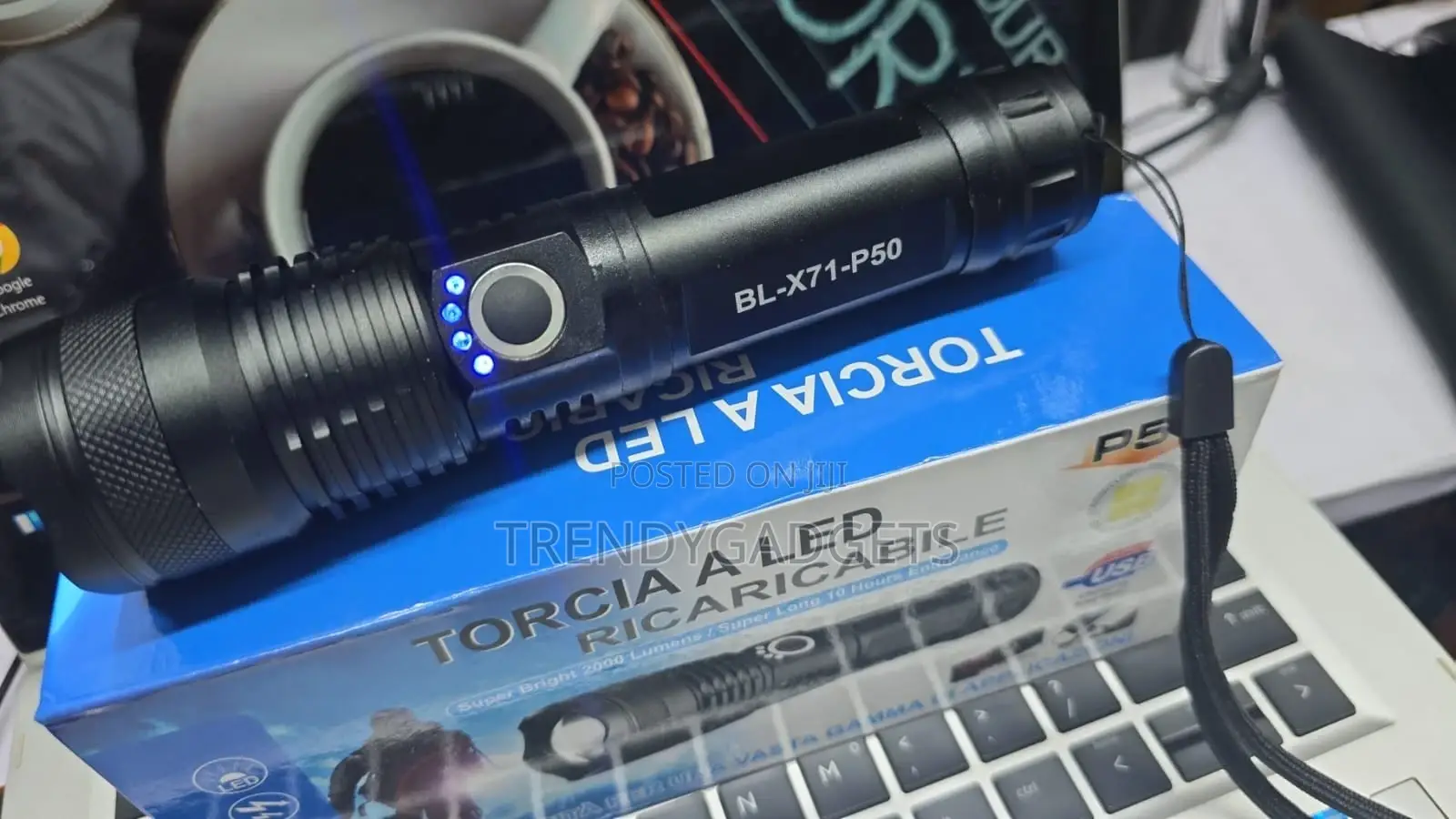 P50 Zoomable Tactical Led Torch With Usb Rechargeable Battery