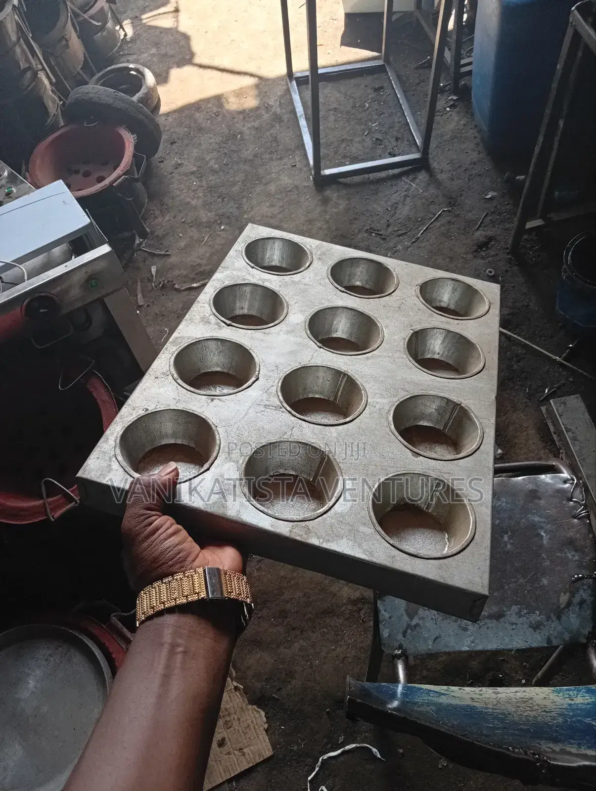 Bake Perfect Muffins Every Time 
Premium Muffin Cake Moulds