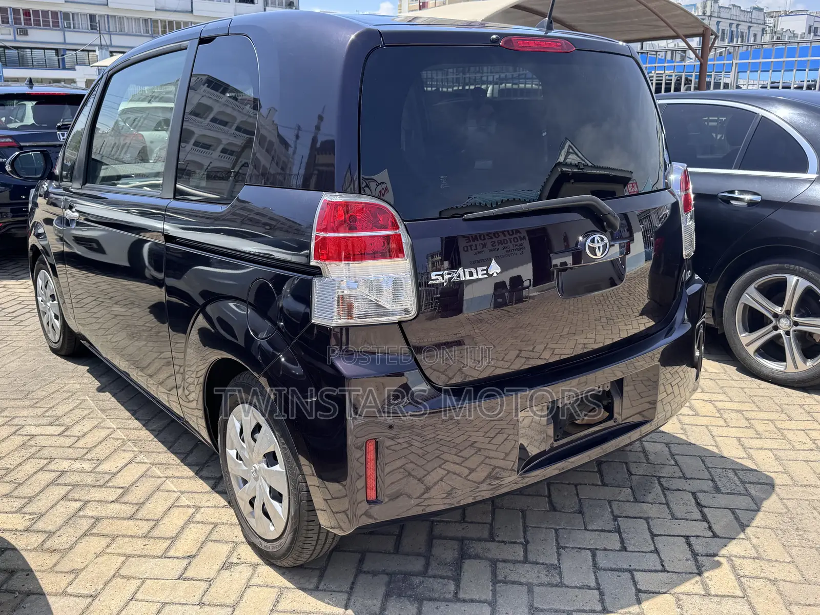 Toyota Spade 1.5 2019 Burgundy
