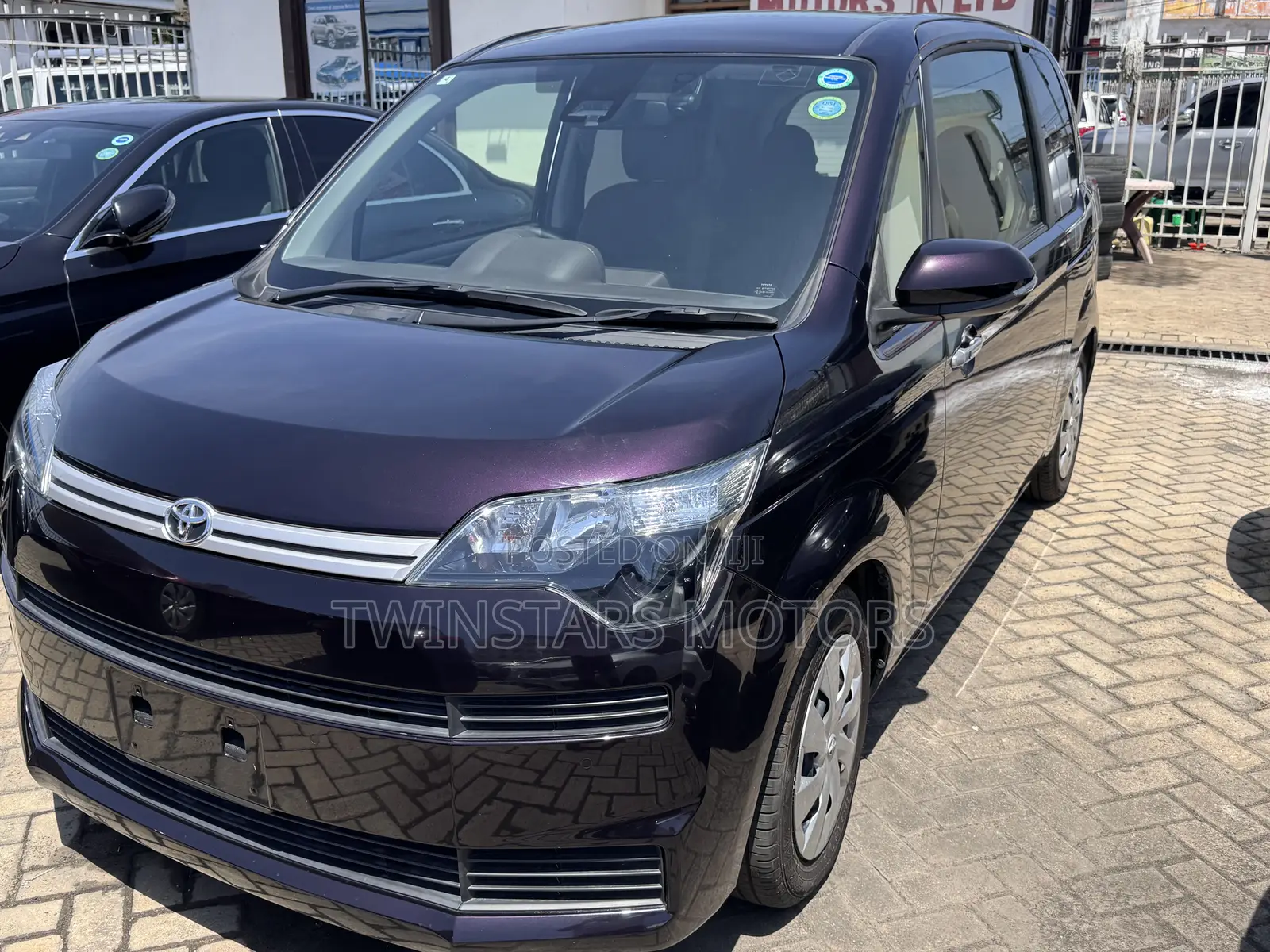 Toyota Spade 1.5 2019 Burgundy