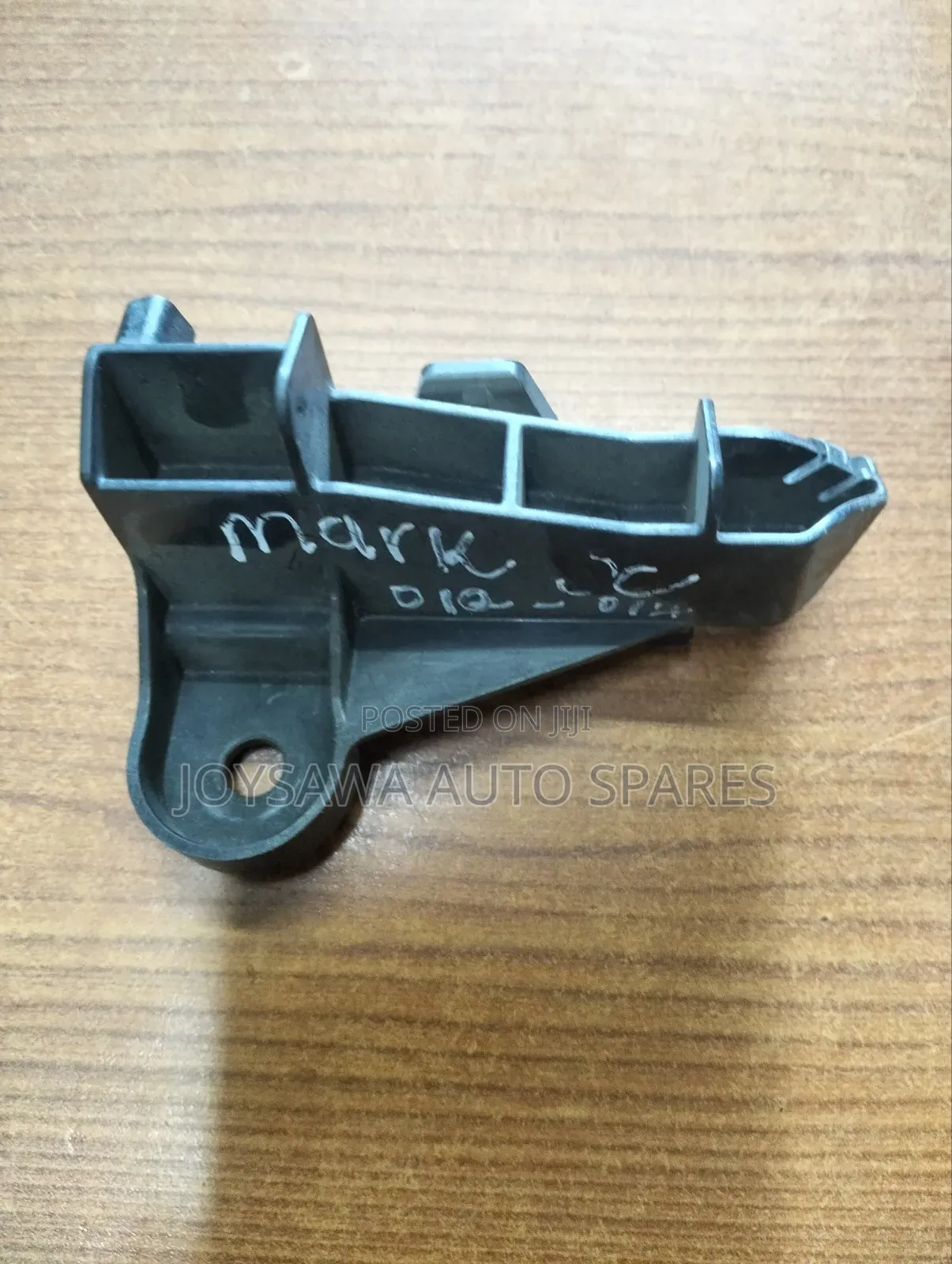 Toyota Mark X 2012/14 Taillight Bracket