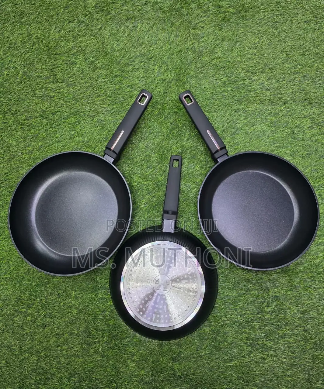 Black High Quality Non-Stick Flat Bottomed Frying Pan With Cabo Handle