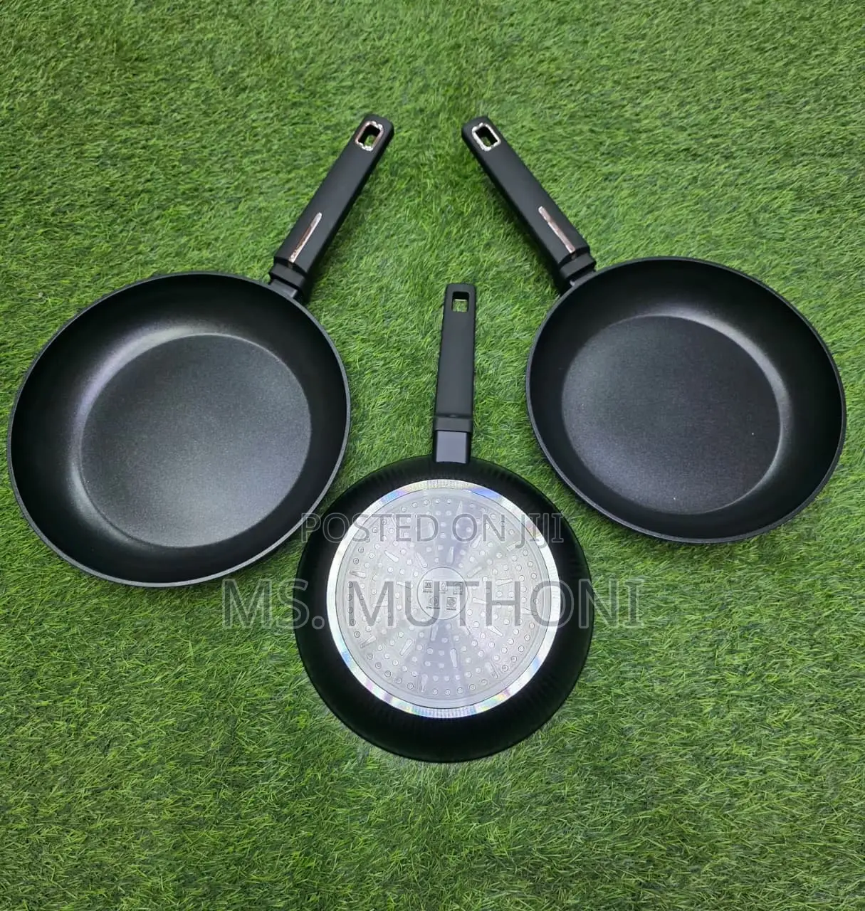 Black High Quality Non-Stick Flat Bottomed Frying Pan With Cabo Handle