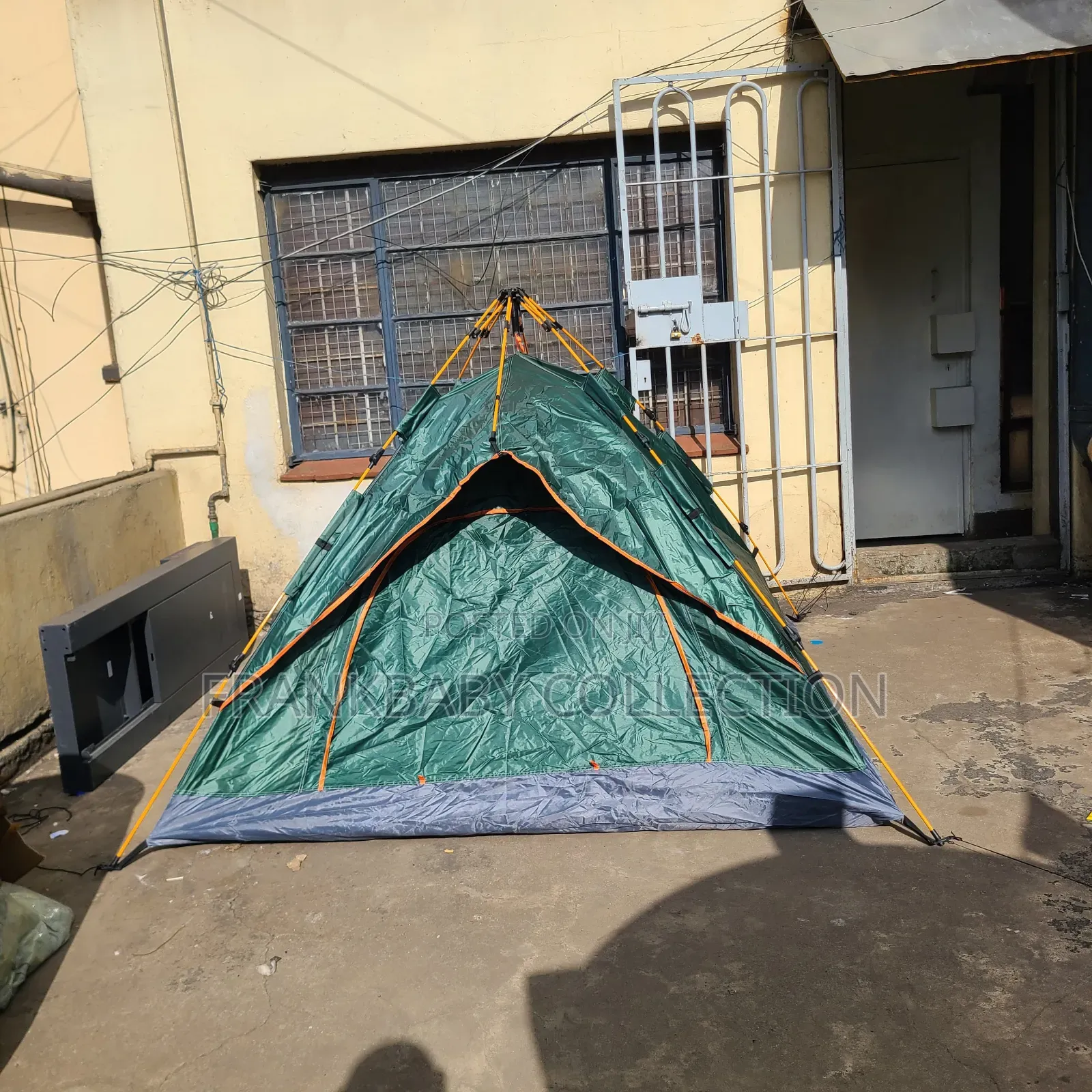 Outdoor Adventure Camping Tent. 2-4 People