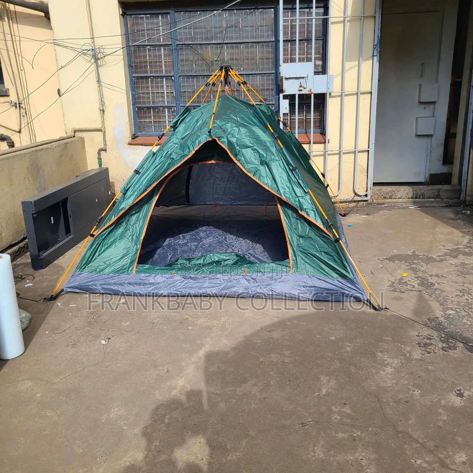 All - Weather Family Camping Tent. 2-4 People