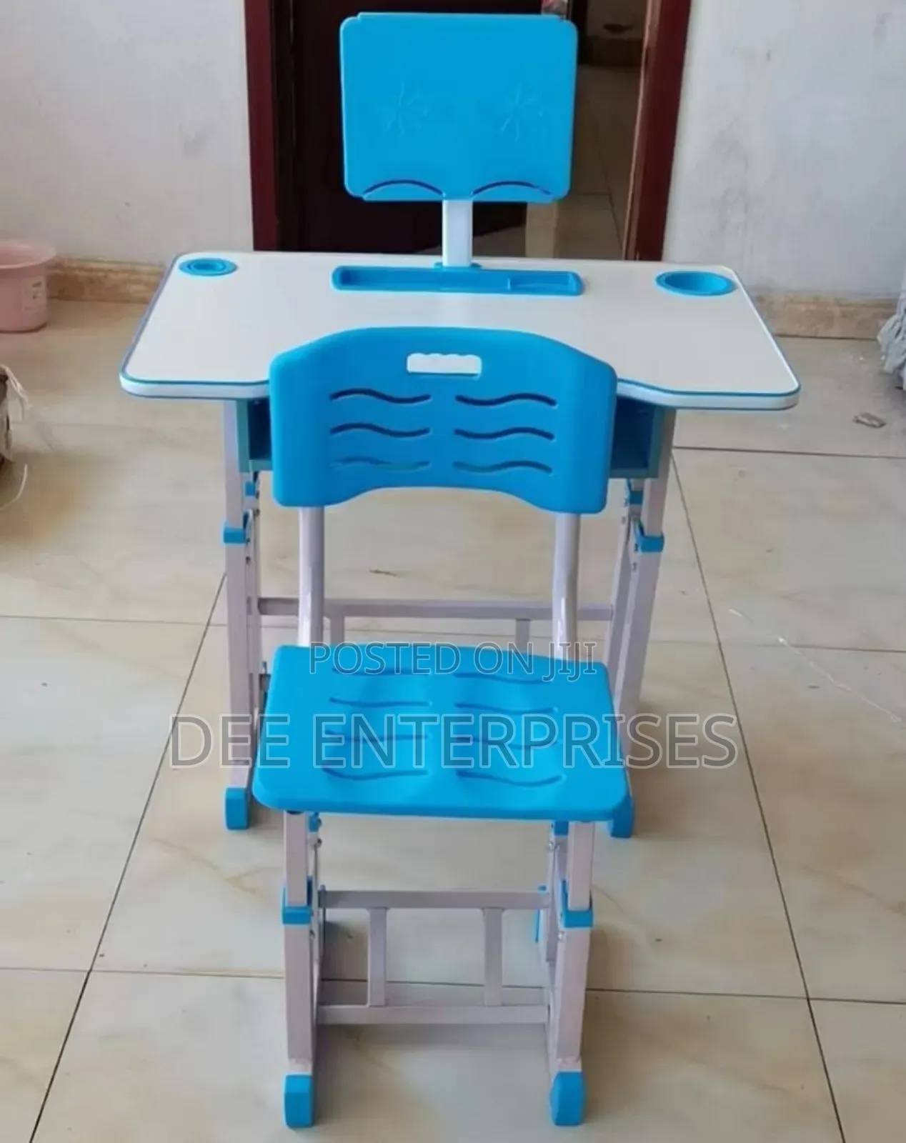 Kids Study Table With Rechargeable Lamp