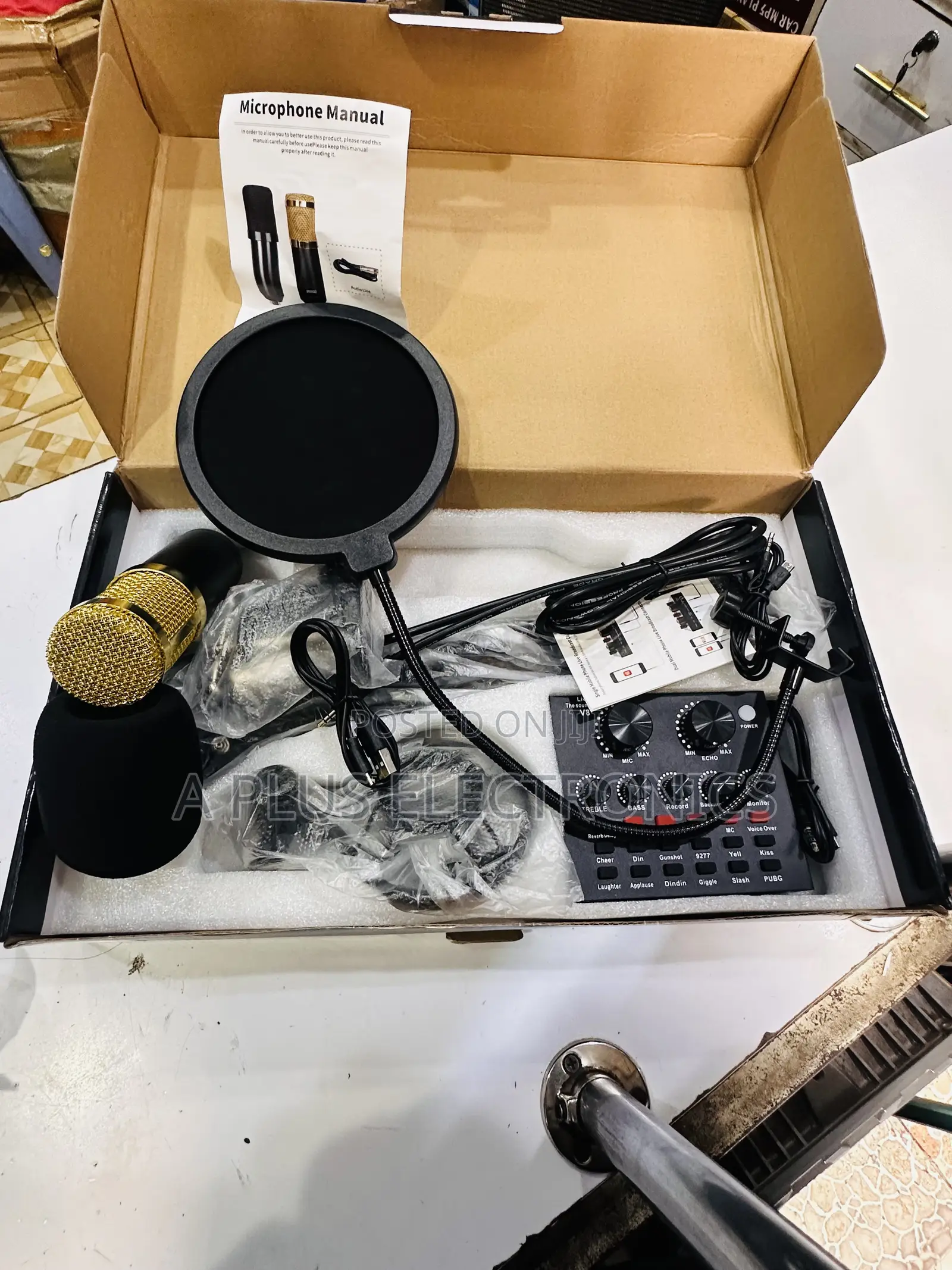V8 Microphone With Live Recording Support – Studio Sound