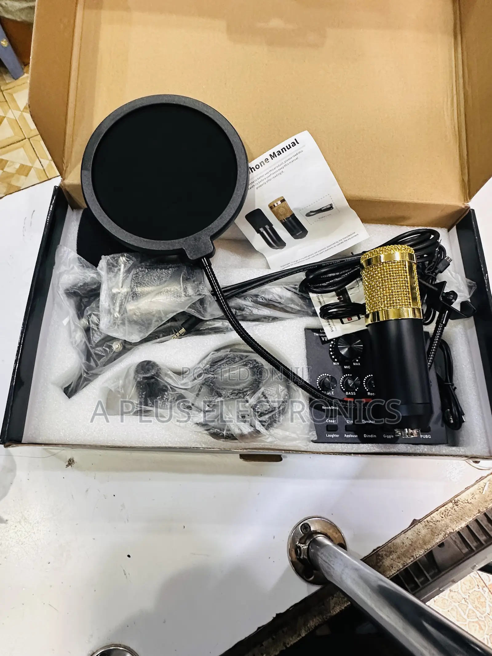 V8 Microphone for Live Streaming Voice Recording