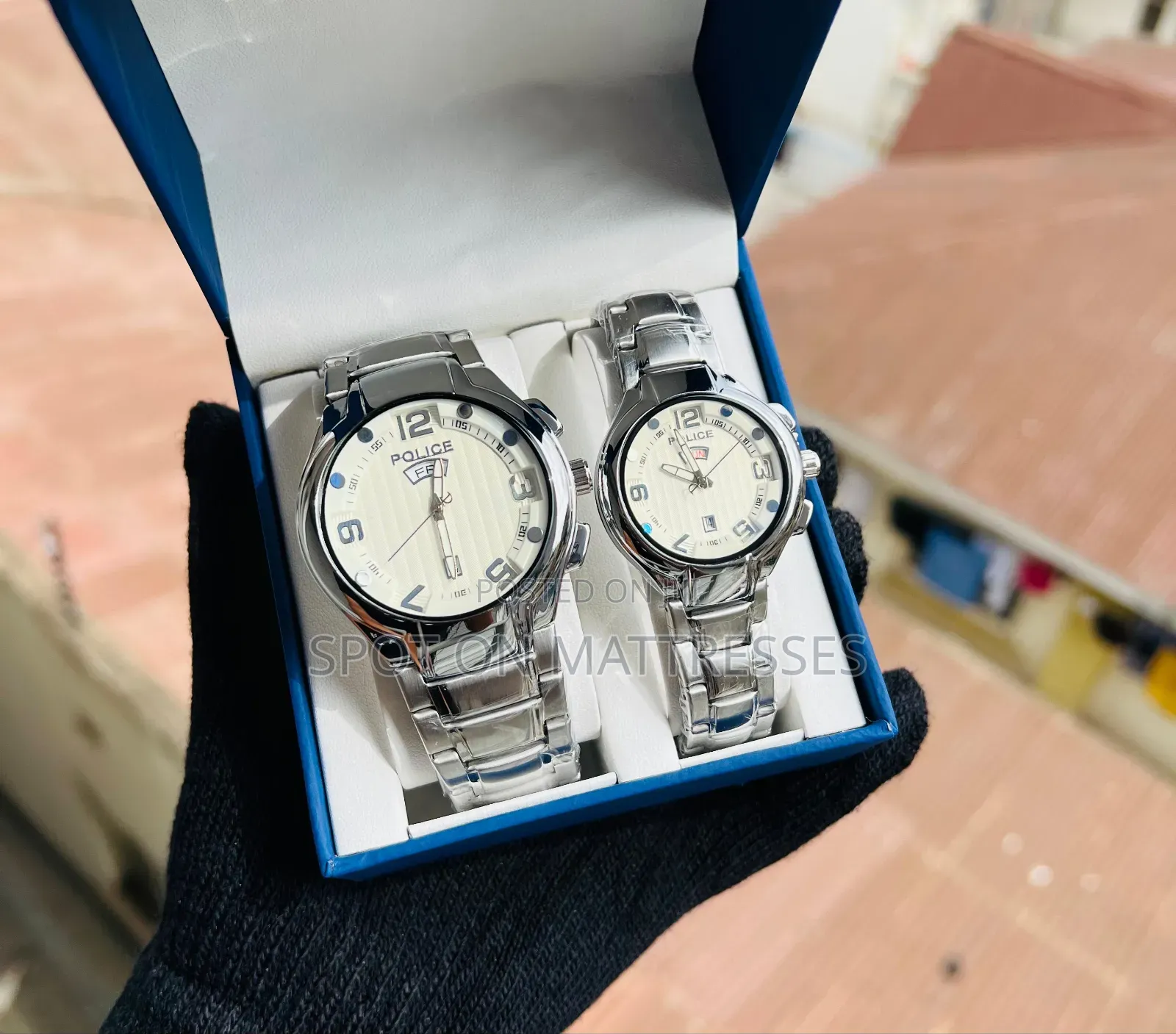 Couple Set Watch Water Resistant 5atm - 1pc 3000/- 2pcs 5000/-