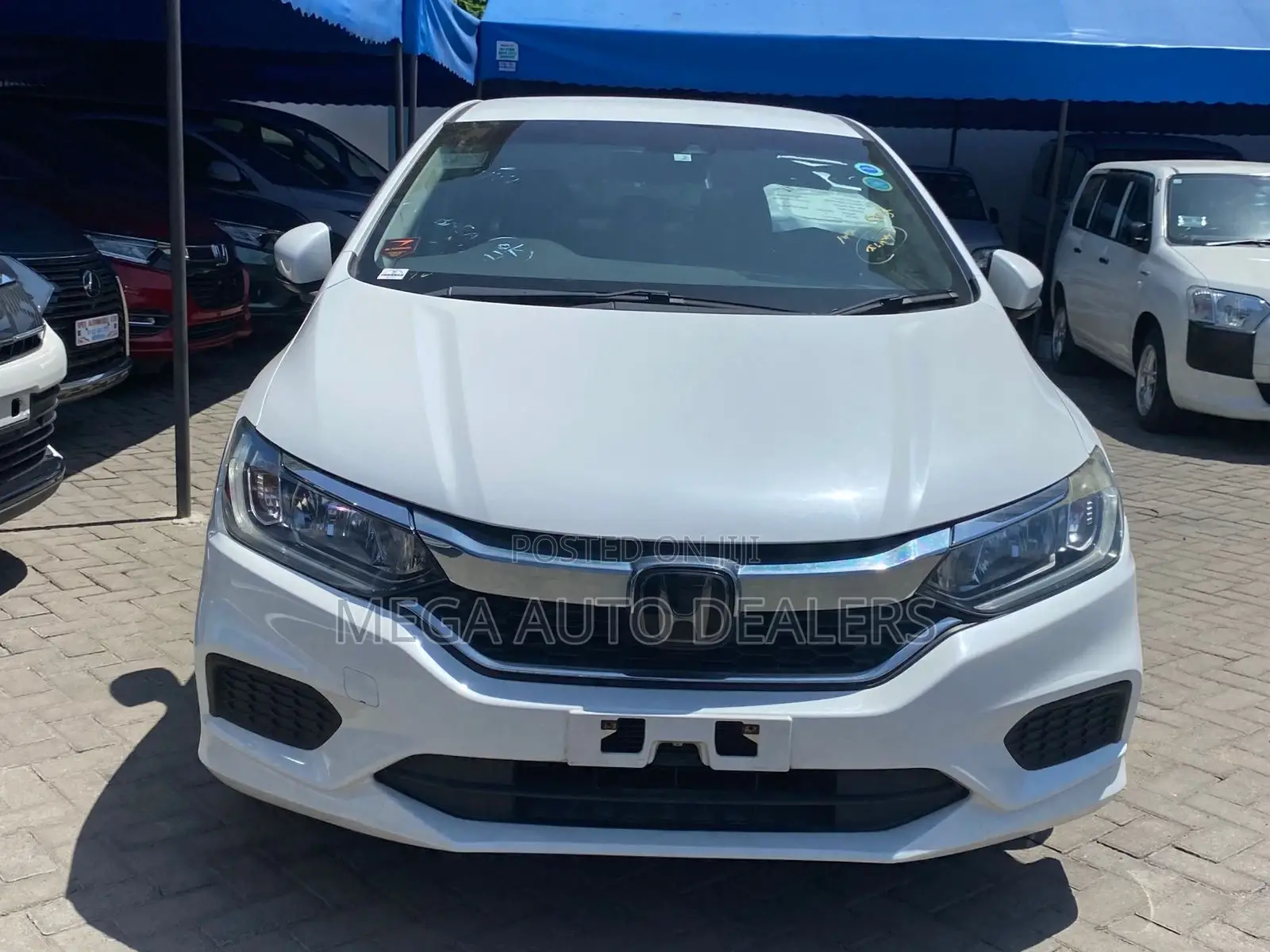 Honda Grace 2018 White