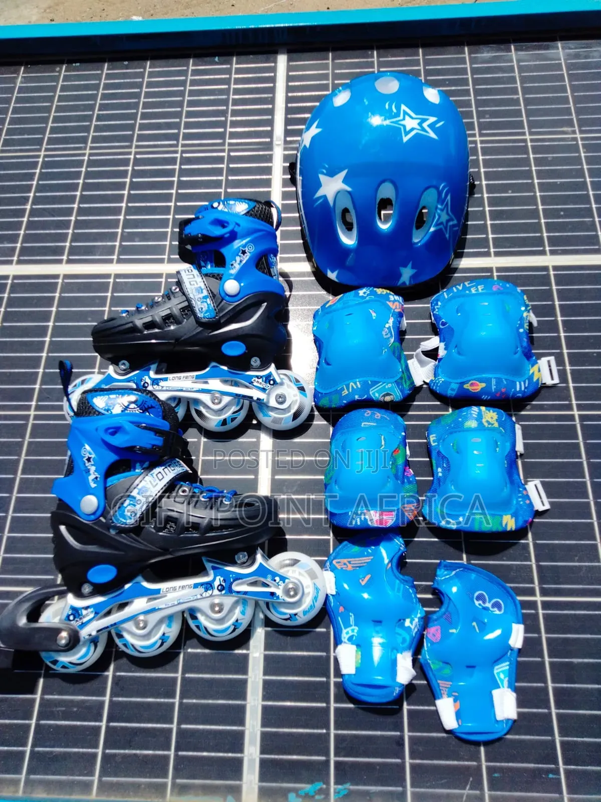Adjustable Hard Boot Roller Skates With Guards And Helmets