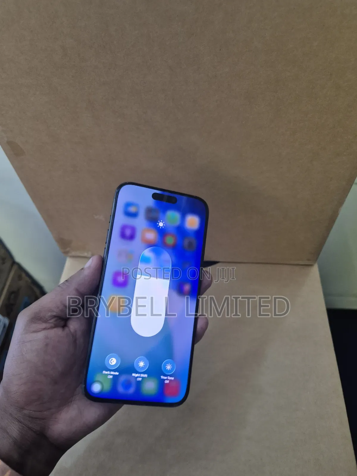 Apple iPhone 15 Pro Max 1 TB Gold