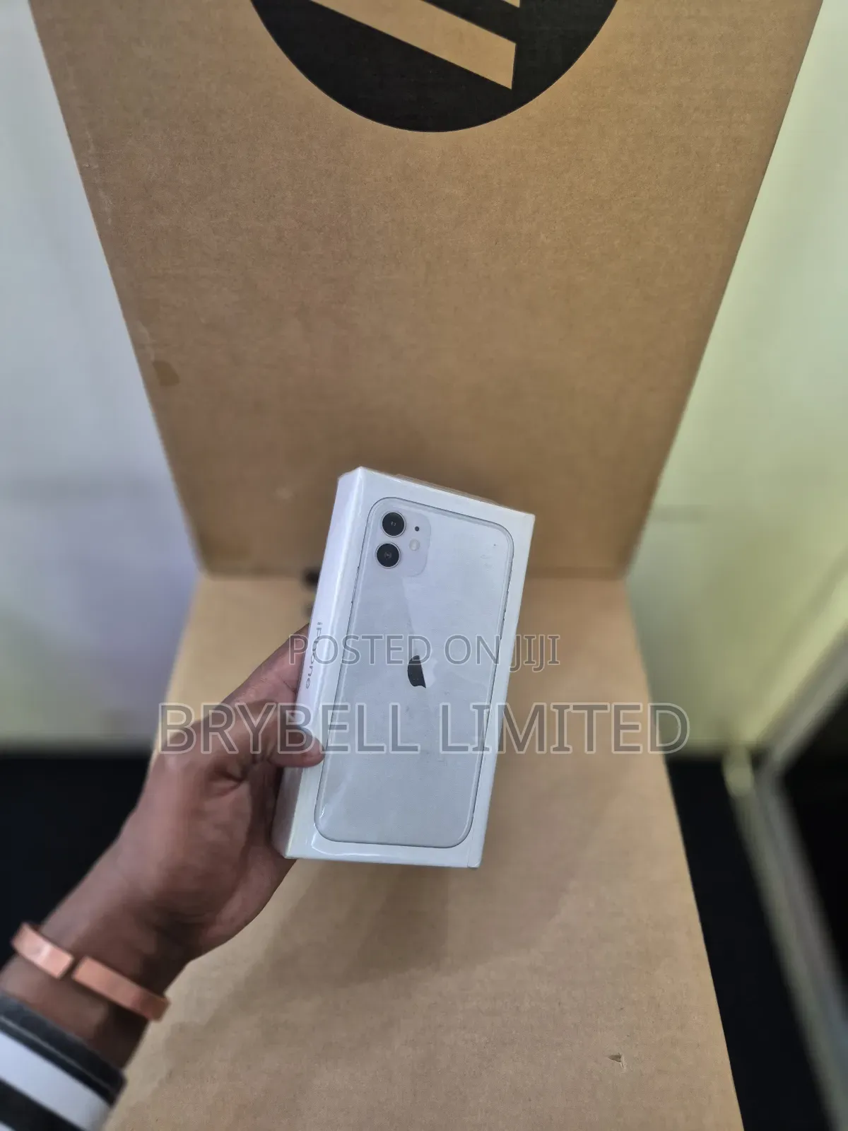 New Apple iPhone 11 128 GB White