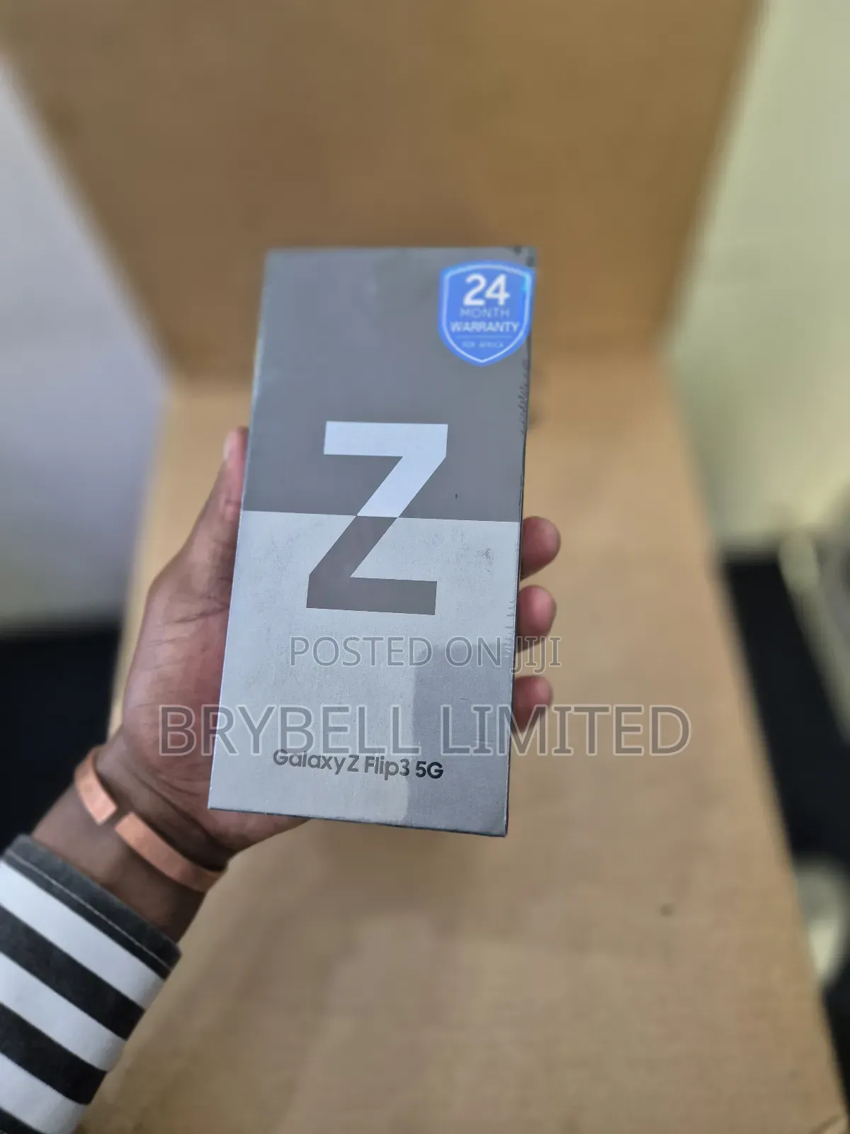 New Samsung Galaxy Z Flip3 5G 128 GB Black
