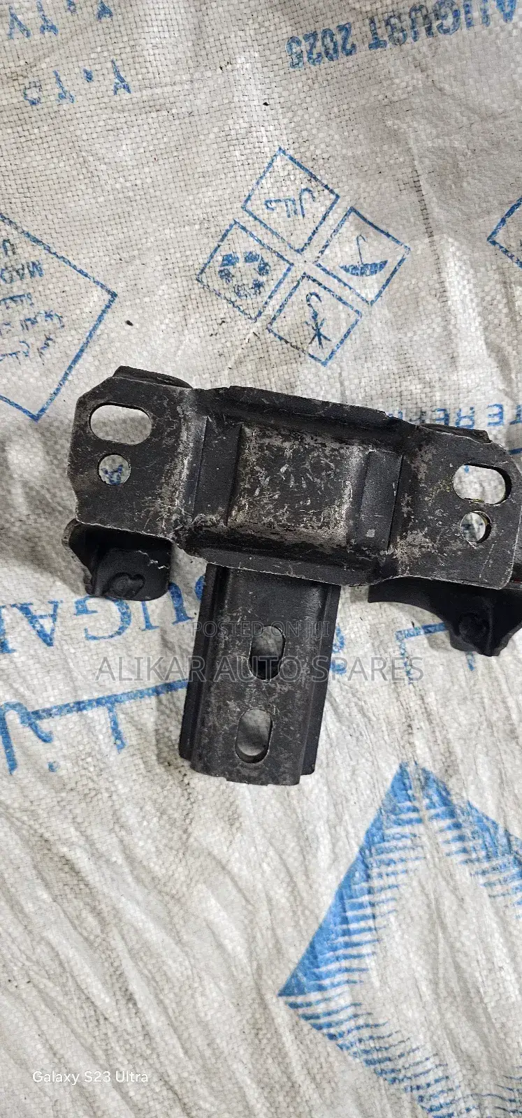 Mazda Demio Gear Mountings
