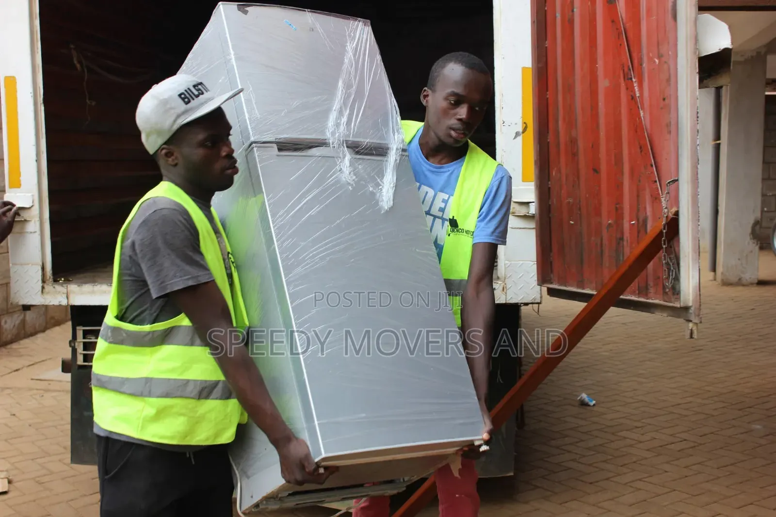 Transport Trucks Fh Avaliable Now. Mombasa / Nyali