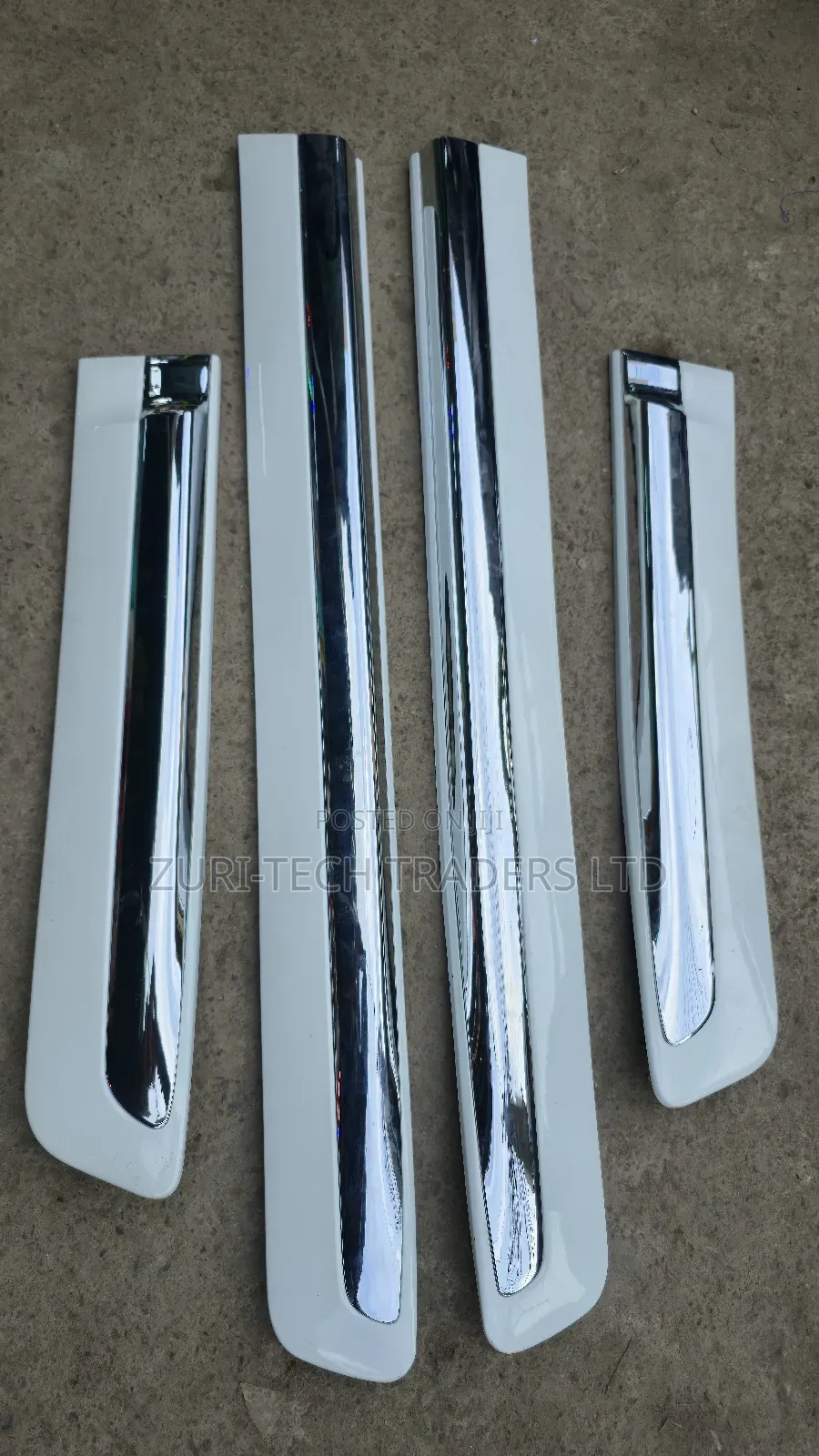 Landcruiser  V8  200 Series Door Mouldings