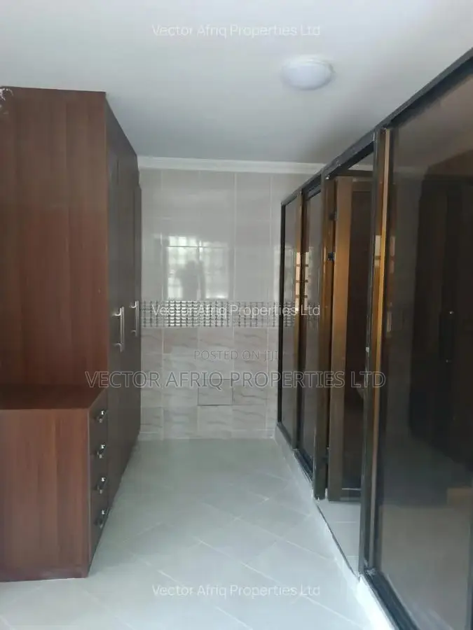 5bdrm Mansion in Acacia, Kitengela for sale