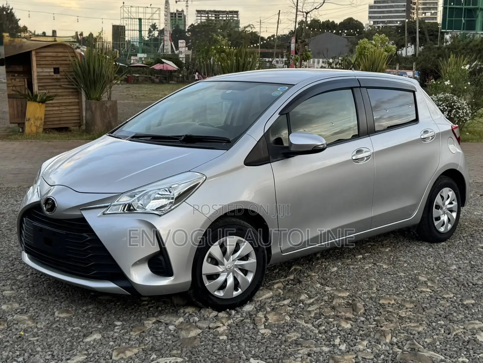 Toyota Vitz 2018 Silver