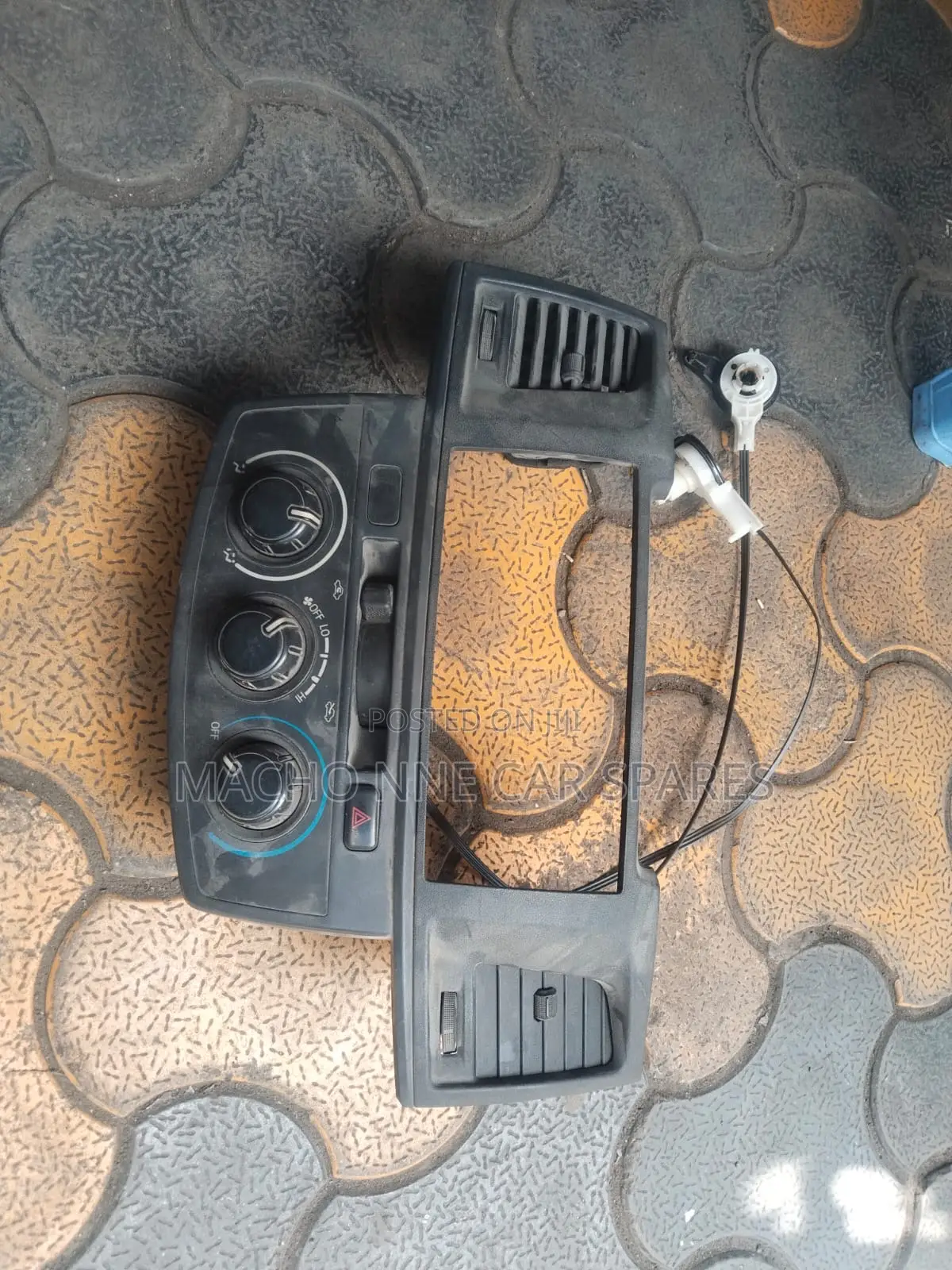 Toyota Hilux Vigo Control Unit