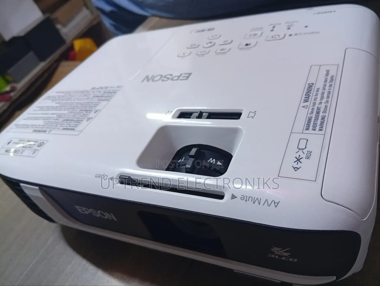 Epson Eb-W51 Projector – 4,000 Lumens | Clear Even With Lights On