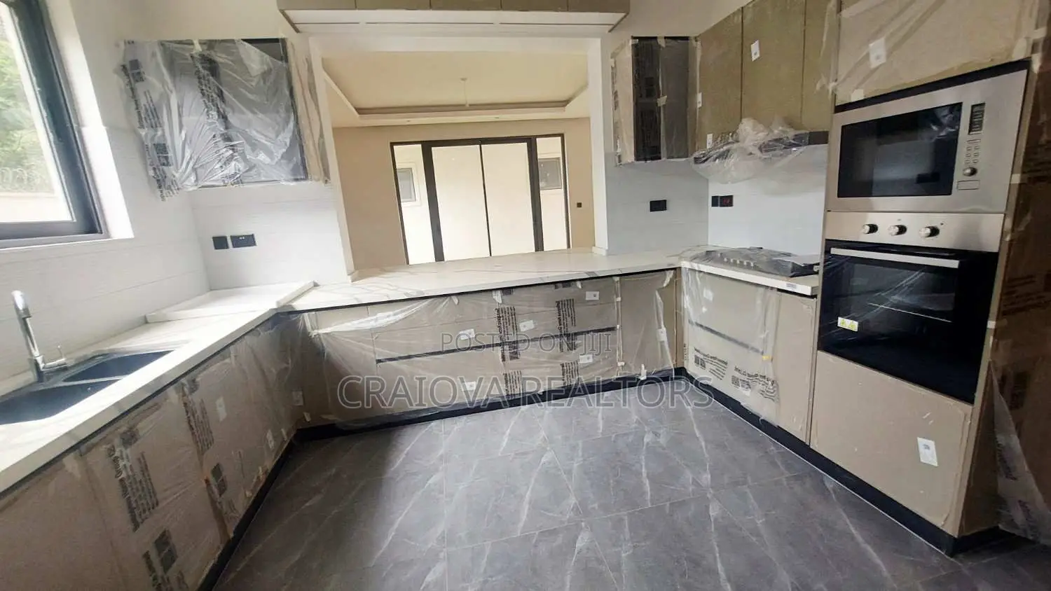 6bdrm Villa in Lavington for sale