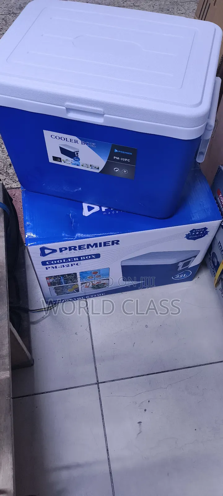 Affordable 32l Premier Cooler Box
