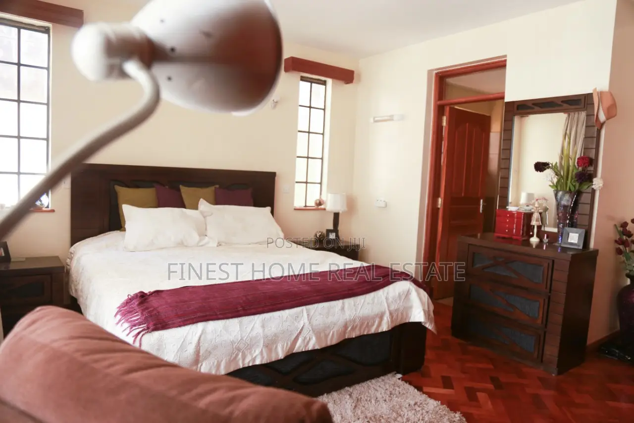 3bdrm Apartment in Merlin Court, Lavington for sale