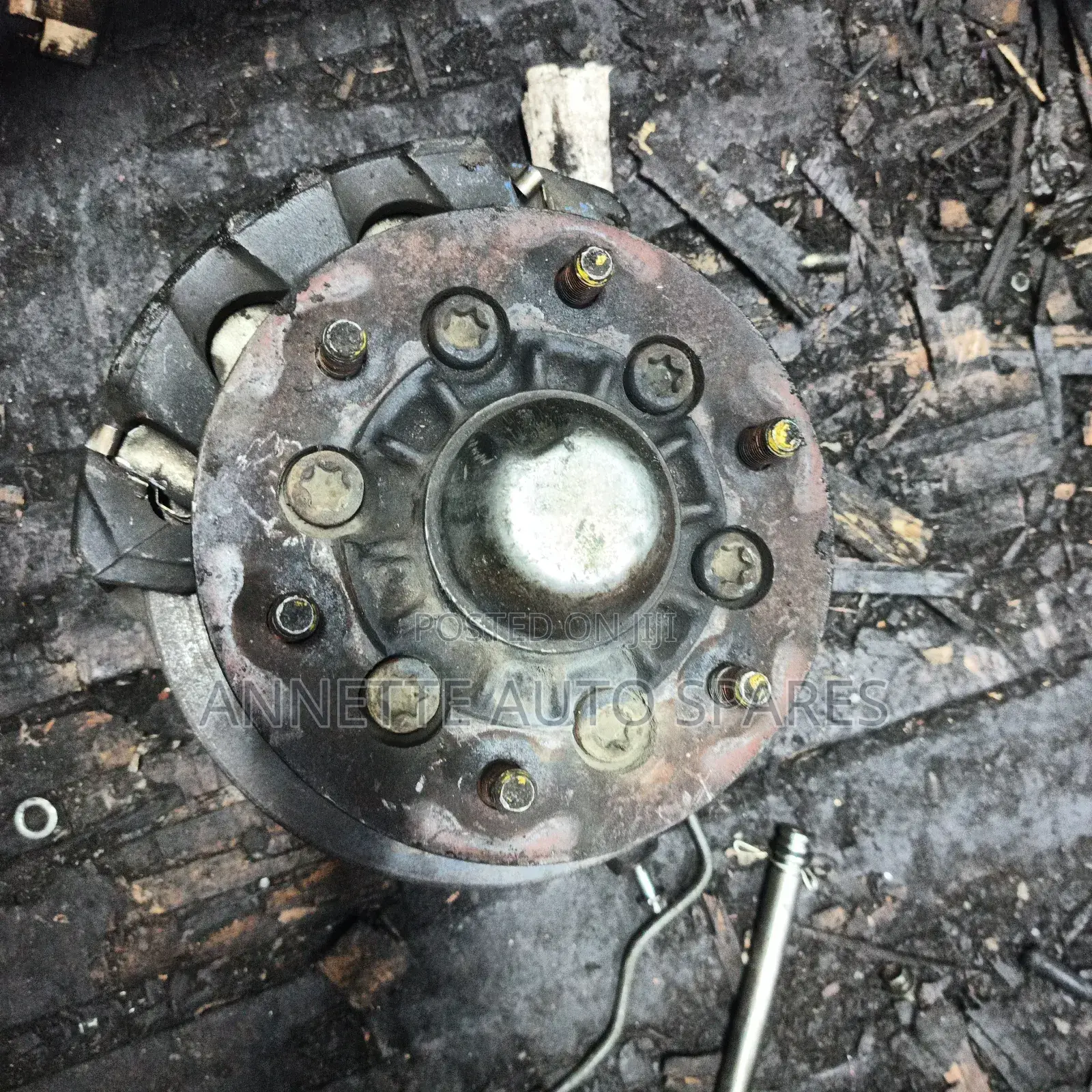 Isuzu Elf Complete Hub