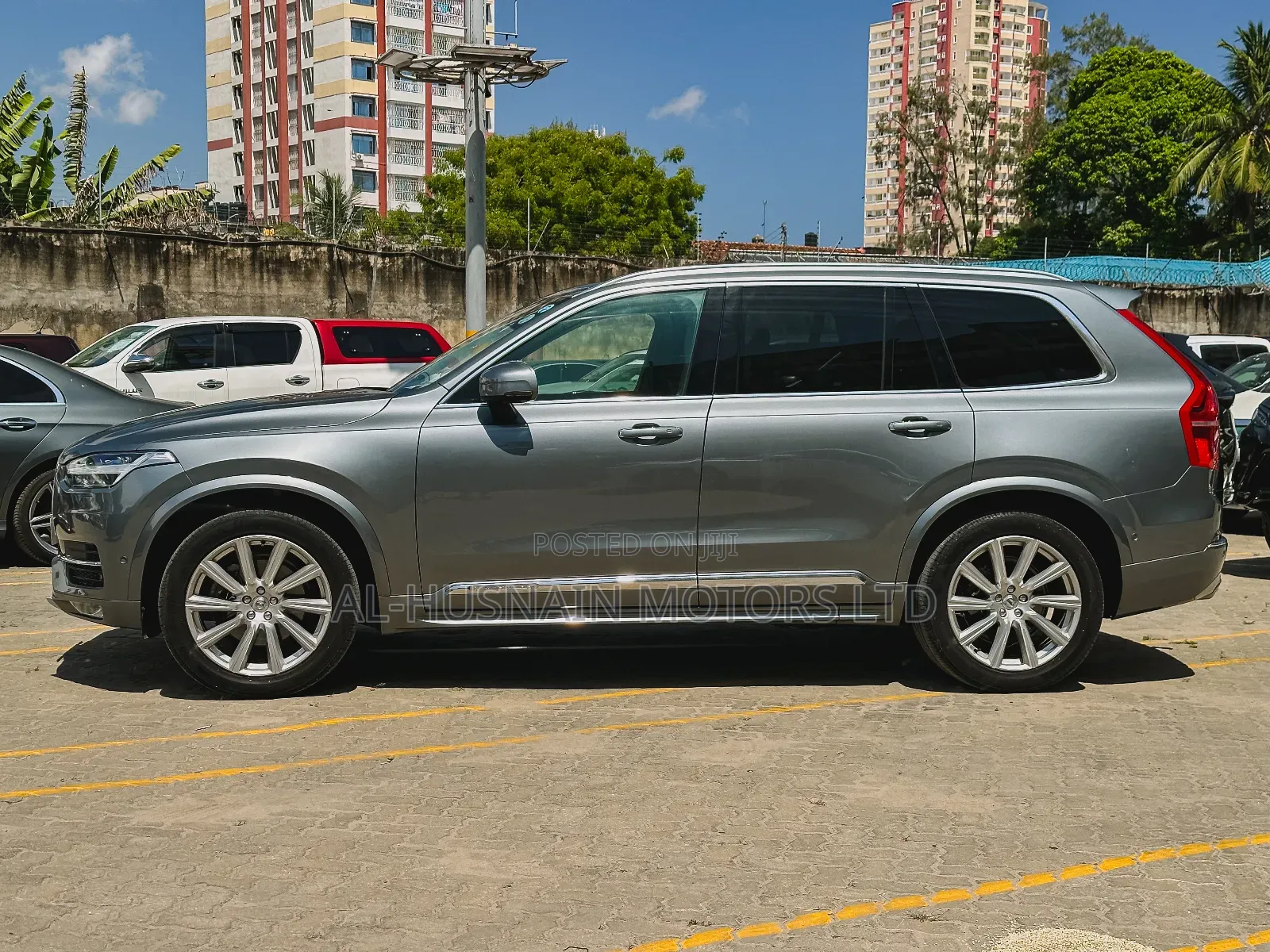 Volvo XC90 T6 Momentum AWD 2018 Gray