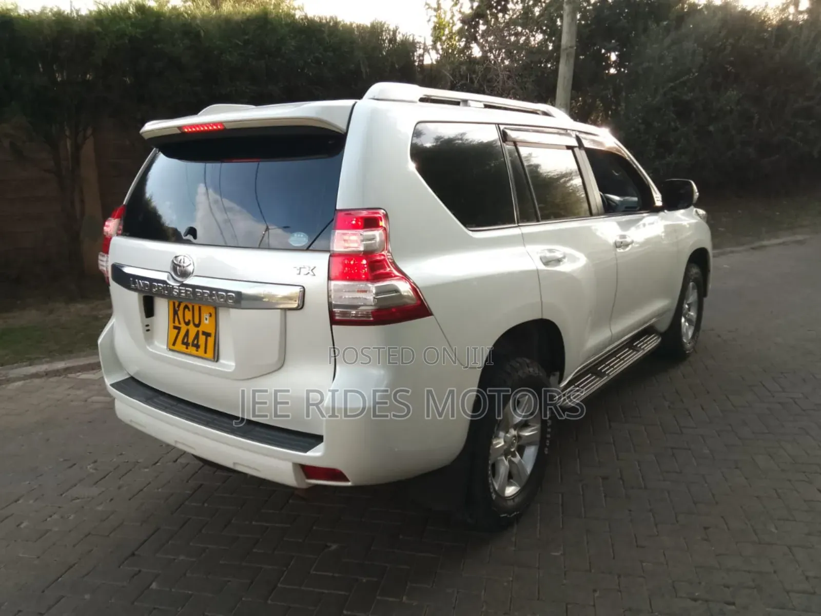 Toyota Land Cruiser Prado 2.7 i 2012 White