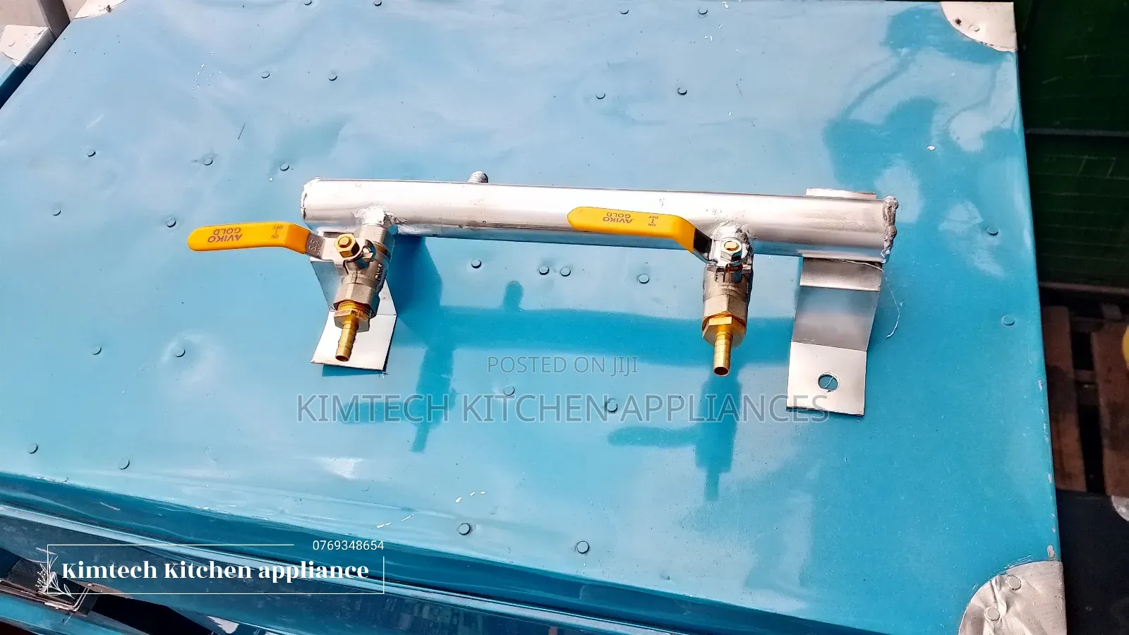 Locally Made Manifold
